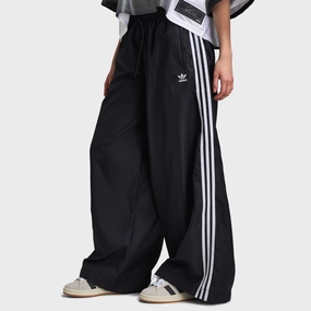 three-quarter length adidas Women's Adilenium Season 3 Oversized Track Pants / Black