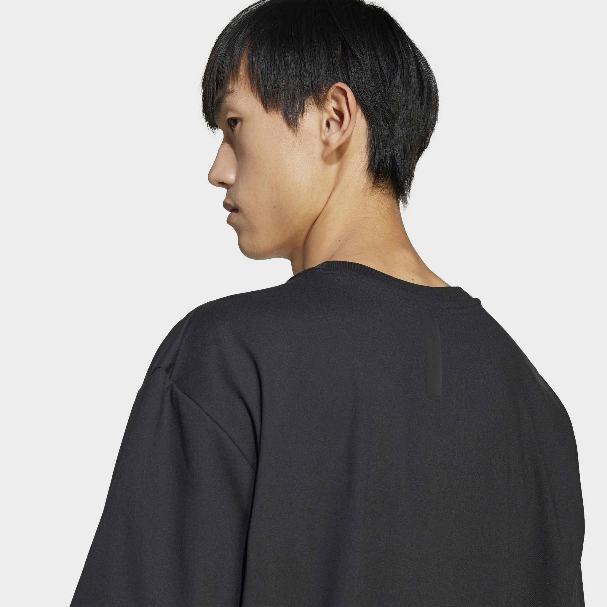 farmers simple appearance adidas Z.N.E. Loose-Fit T-Shirt / Black