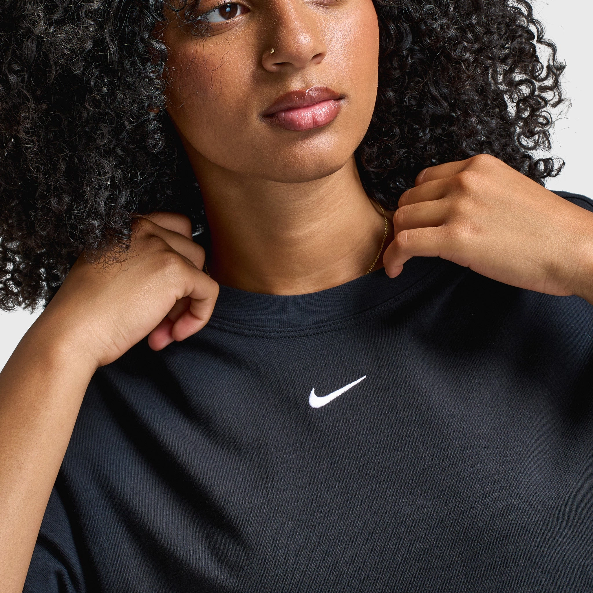 Reversible Design Concept ColorfastFabricTech Nike Sportswear Women's Essentials Boxy T-shirt Black / White