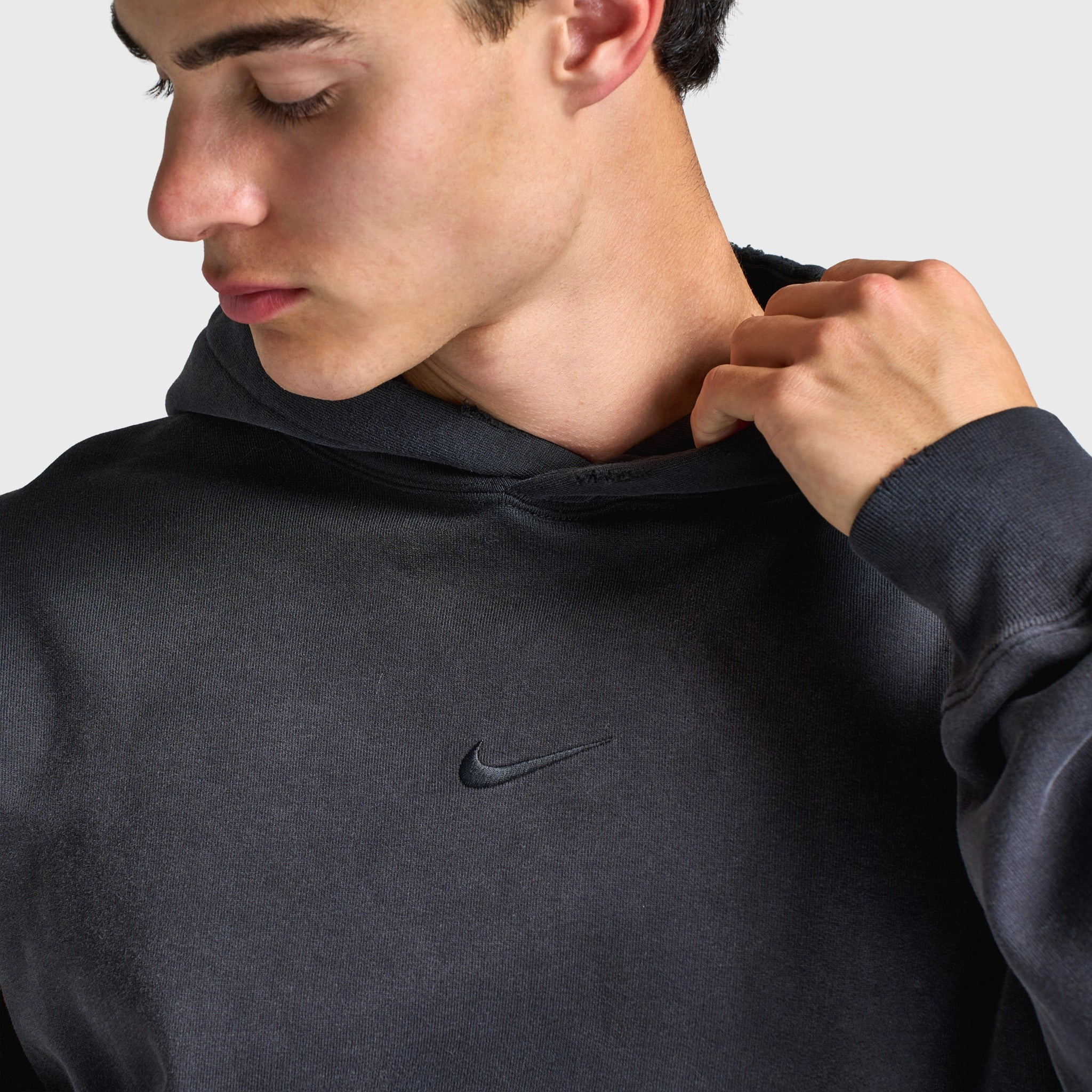 Reinforced Elbow Panels Waterproof Fabric Nike Solo Swoosh Fleece Pullover Hoodie Black / Black