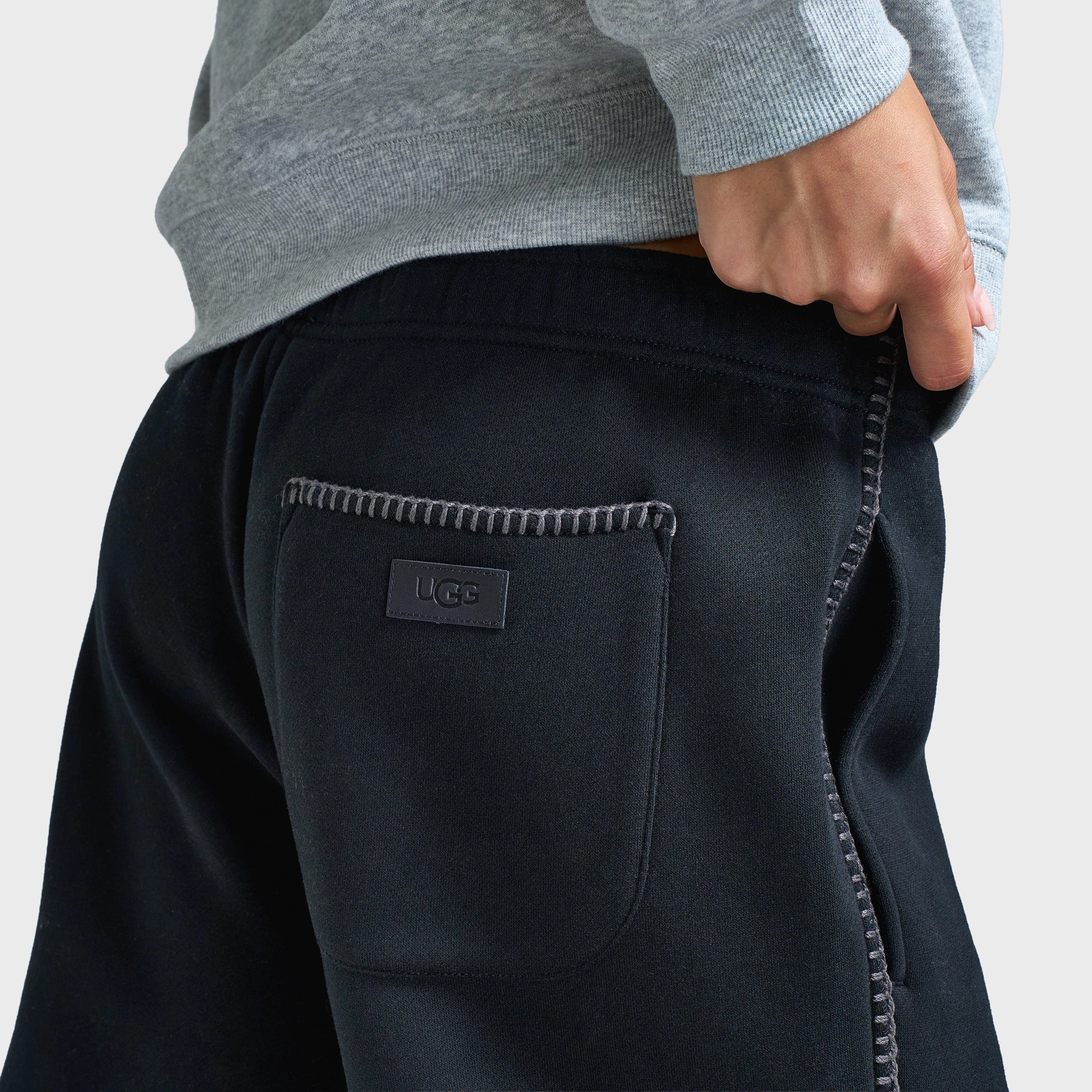 UGG Women's Classic Sweatpants / Black Tight Fit outdoor adventurer