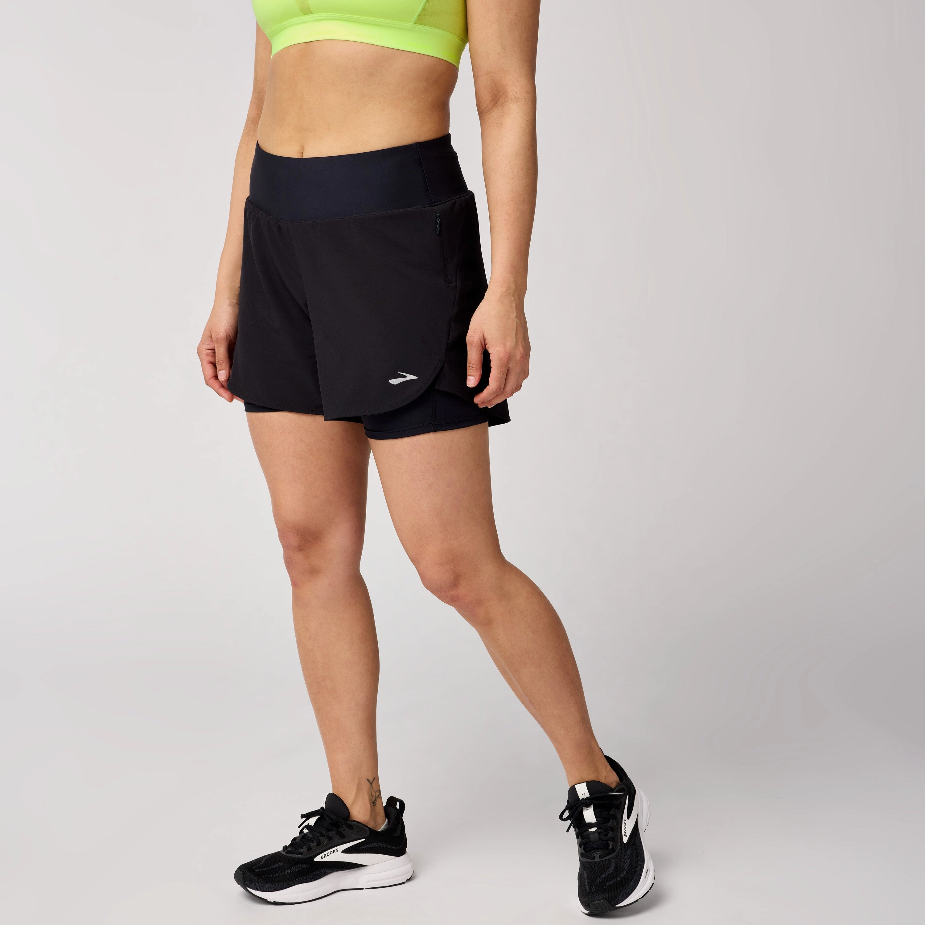 Brooks Women's Chaser 5" 2-in-1 Short 2.0 Easy Adjust Drawcord Odor Resistant Treatment