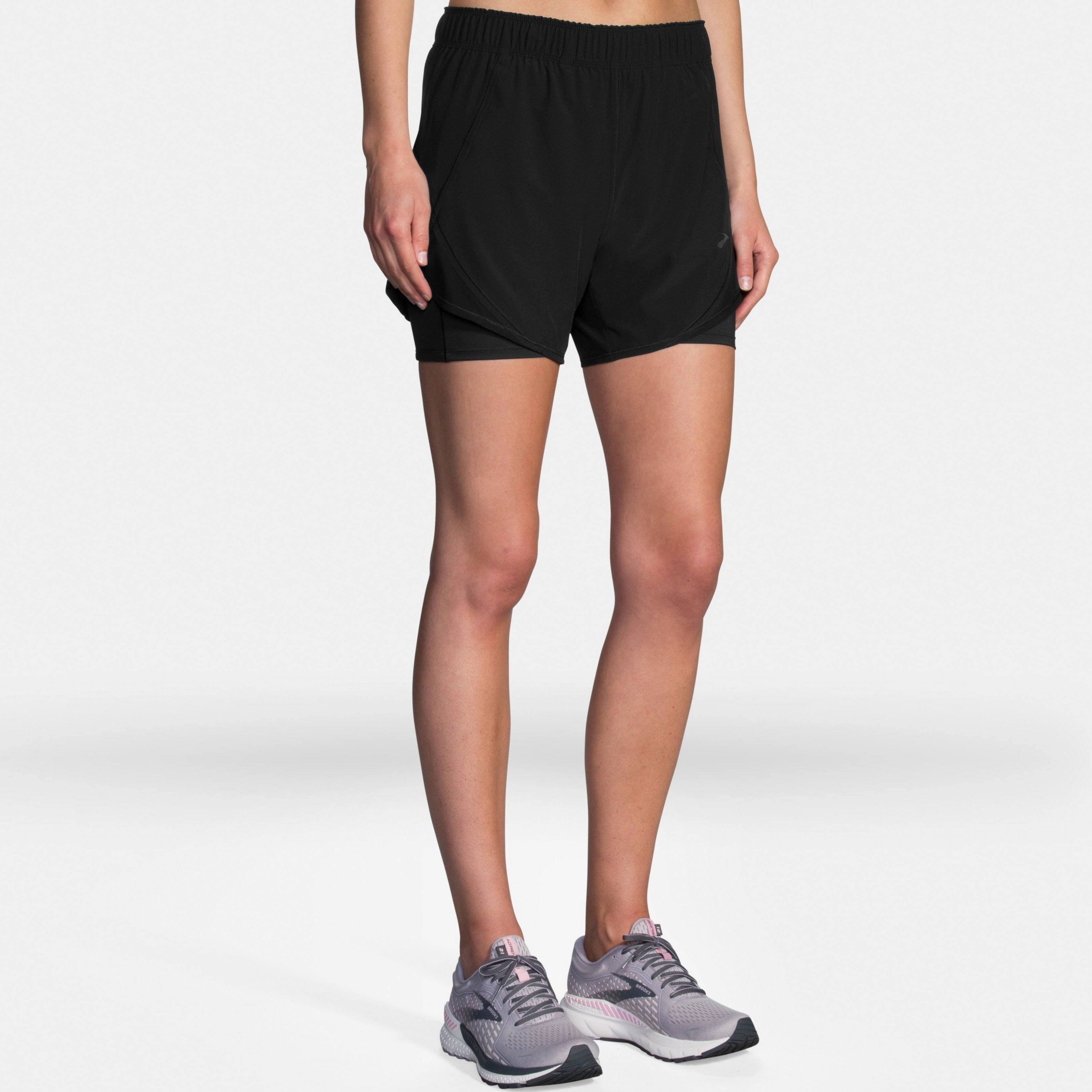 Brooks Women's Chaser 5" 2-in-1 Short Comfort Fit Water Repellent Coating