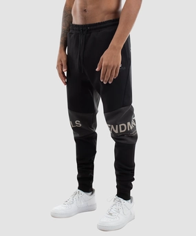 Compact Packable Design WNDRR East End Tech Trackpants (Black)