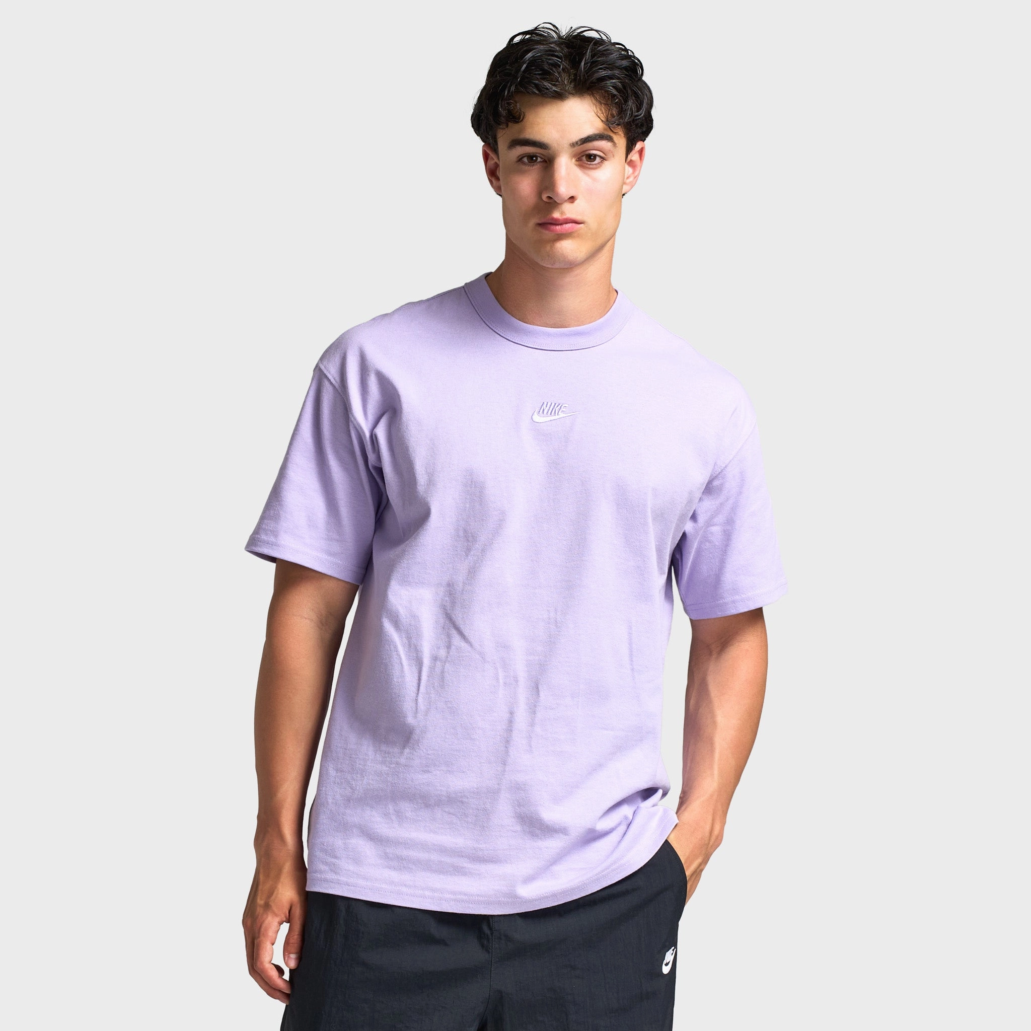 Nike Sportswear Premium Essentials T-Shirt / Hydrangeas Gusseted Underarms Four Way Stretch Fabric