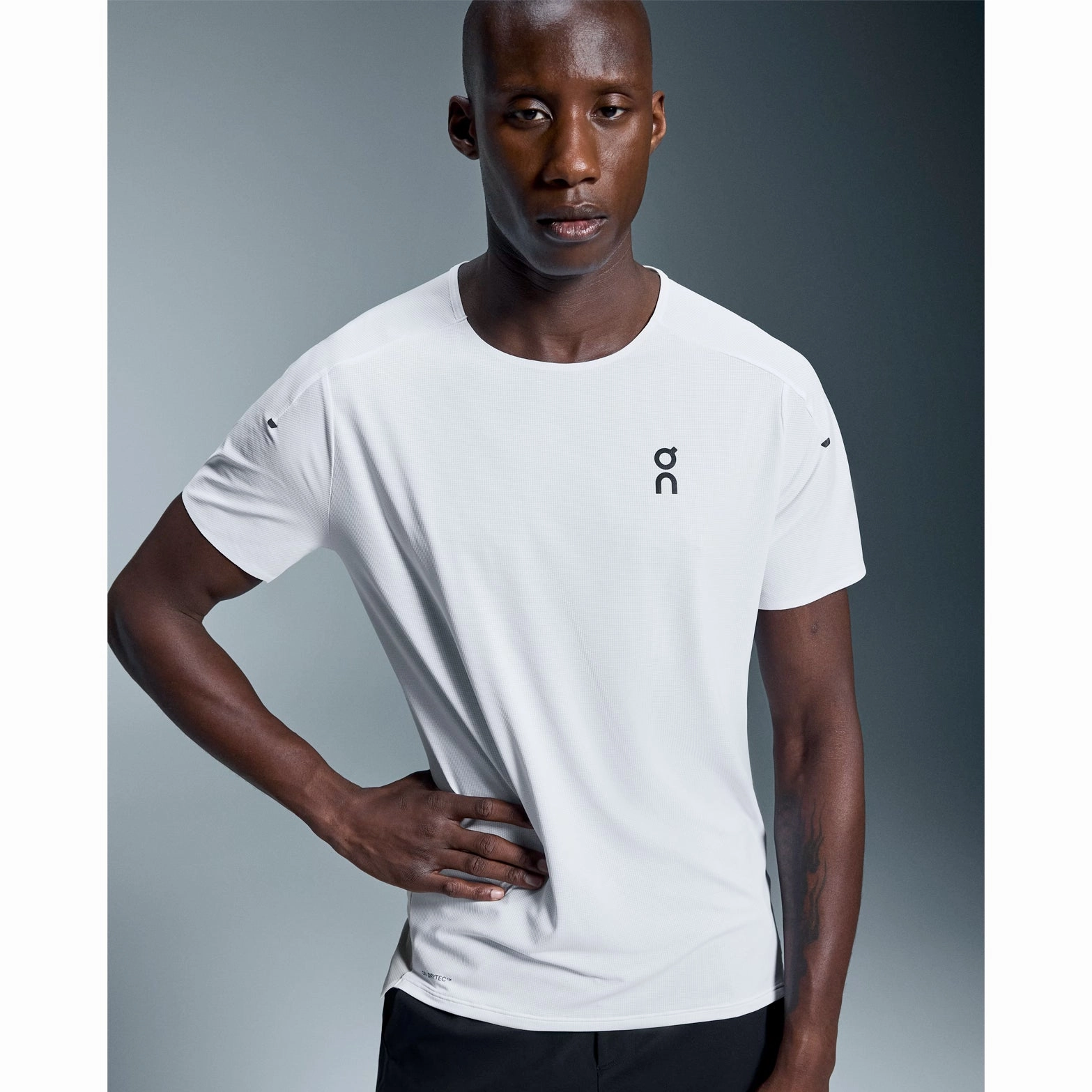 OdorResistant Coating SoftTouch Texture Men's Performance Tee White / Silver