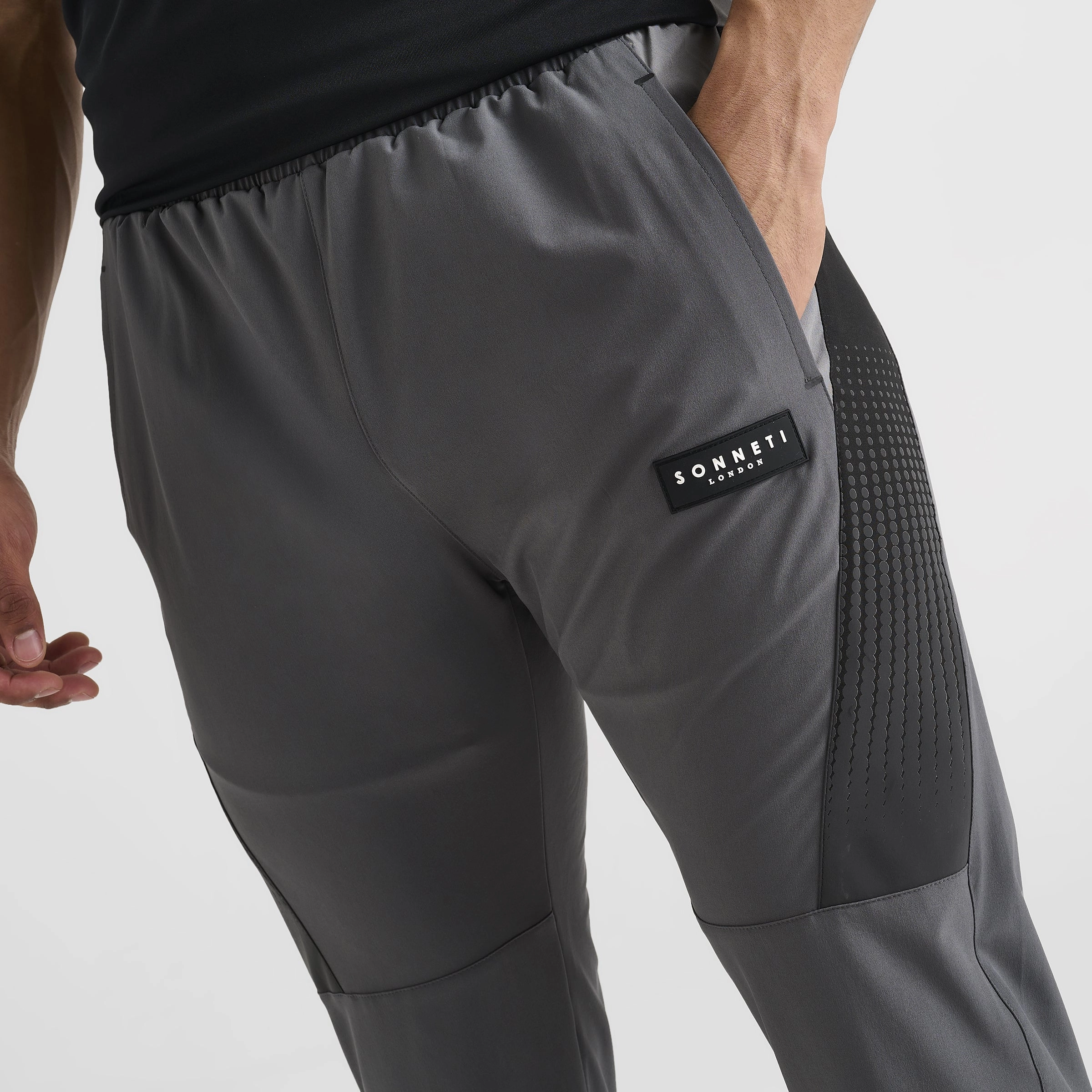 Sonneti Elbrus Pants / Turbulence darts Exfoliant