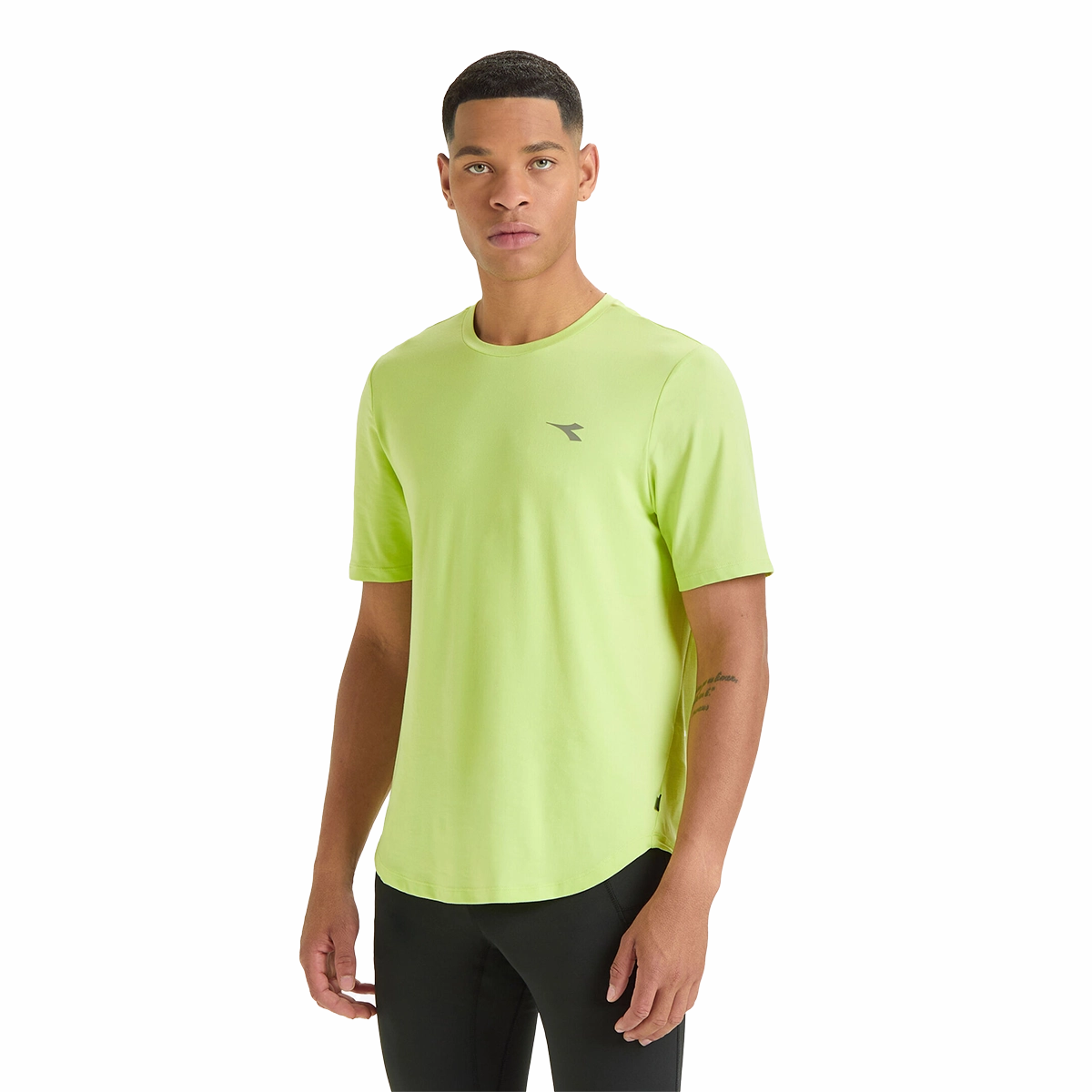 Diadora SS T-Shirt Tech Run Crew Curved Hem Design