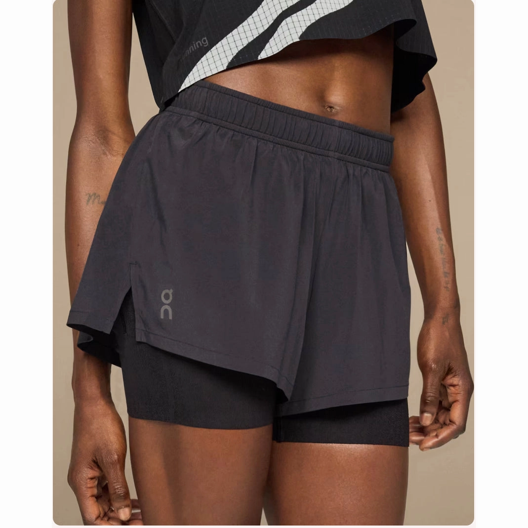 On Women's Pace Shorts Black Sharp Line