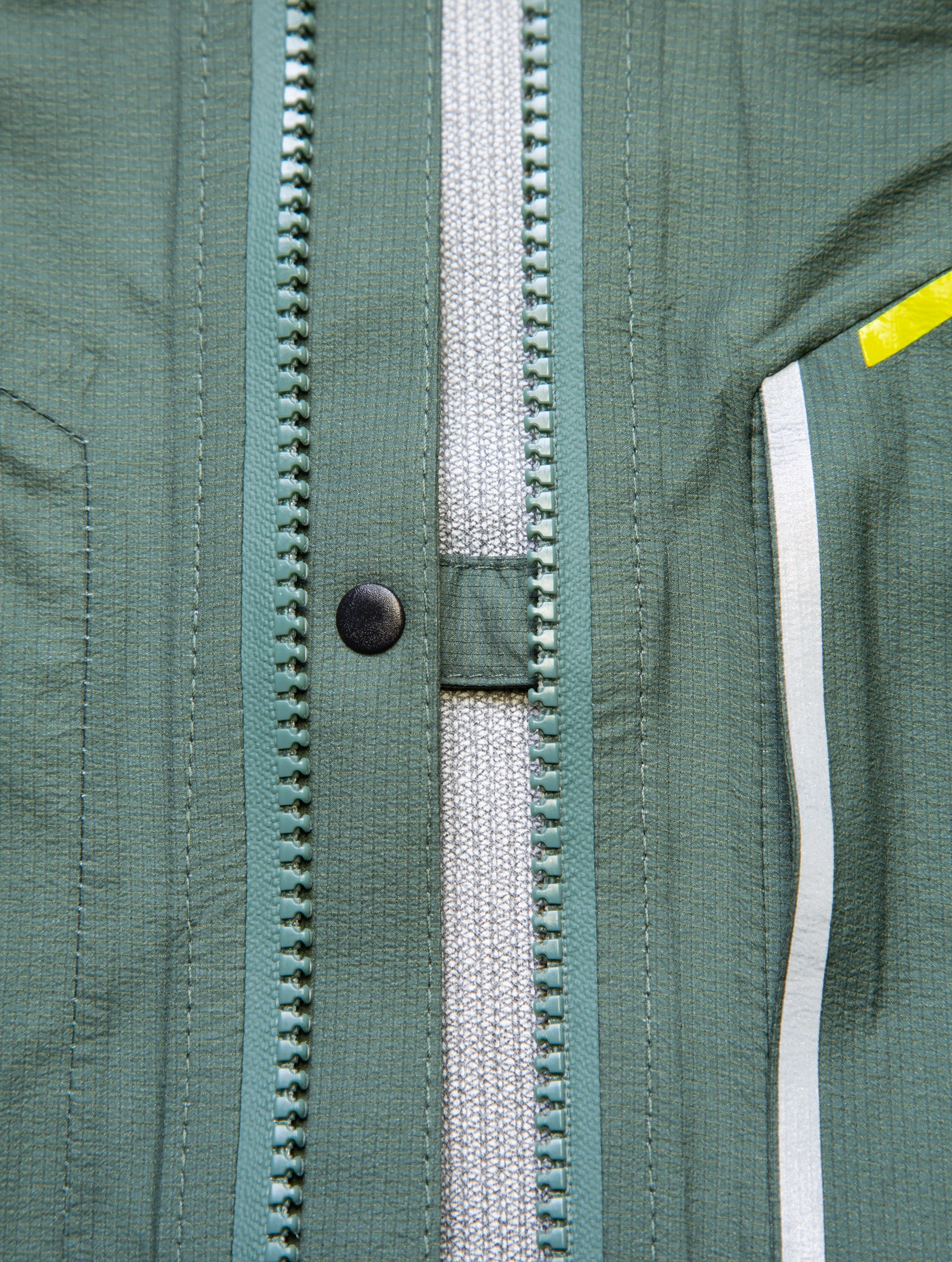 Collapsible Hood Structure Ronhill Tech Fortify Mens Running Jacket - Green