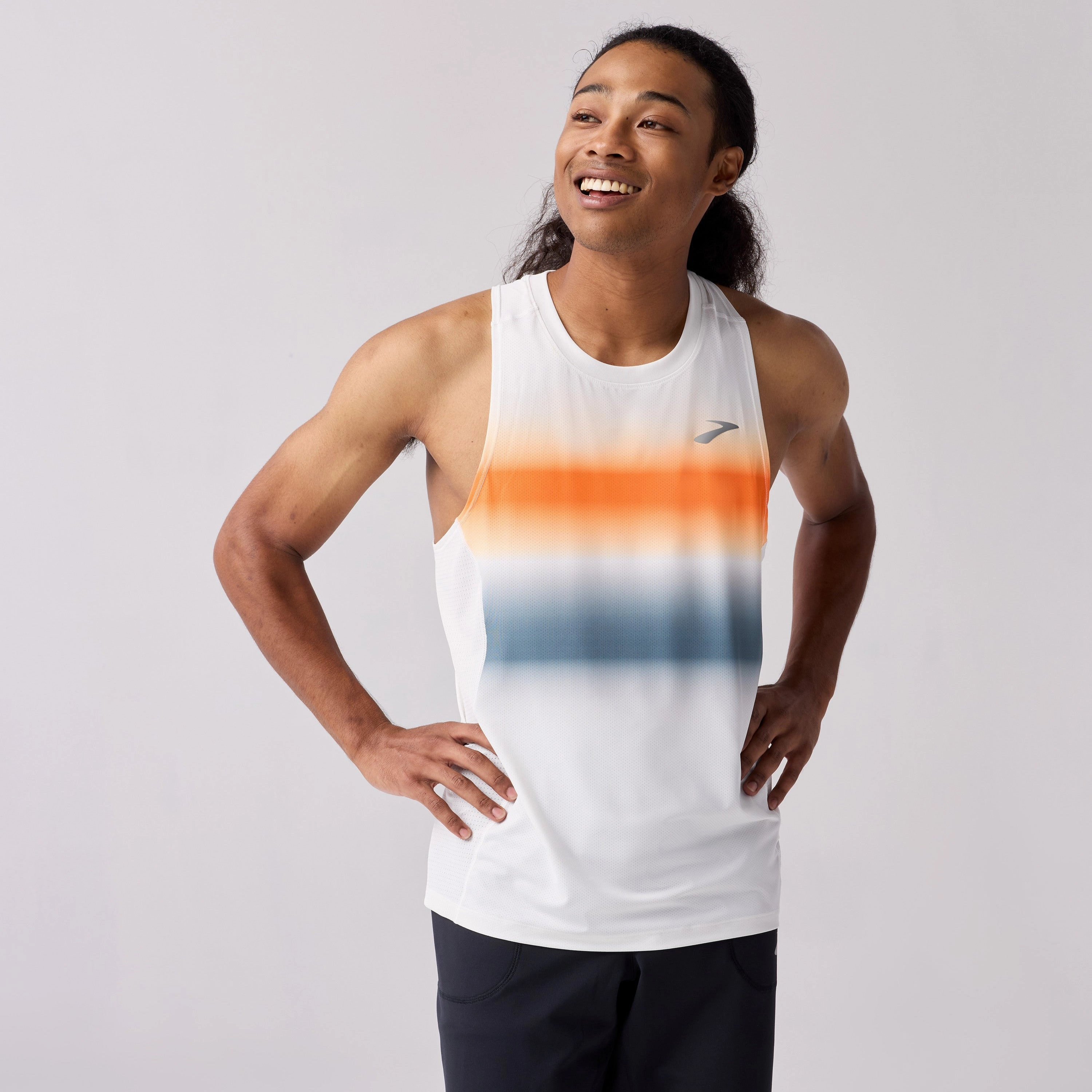 Weight - balanced Brooks Men's Atmosphere Singlet 3.0