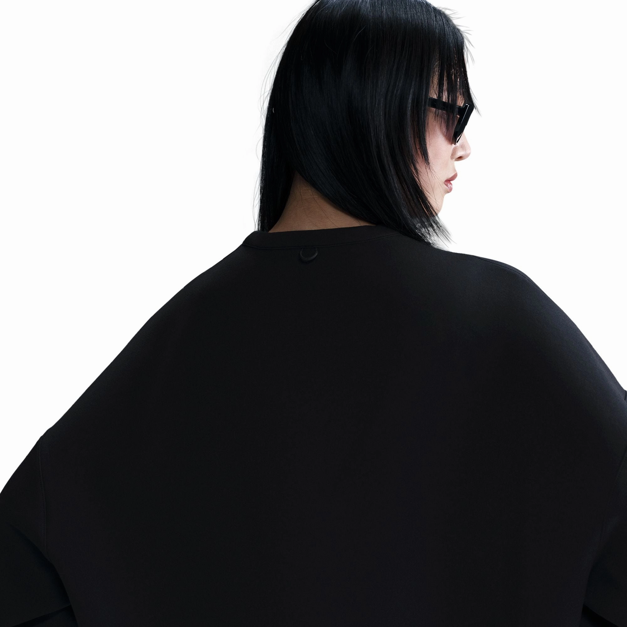 Women's Dri-FIT 24.7 Oversized Crew Neck Top Black / Smoke Grey AntimicrobialTreatment HypoallergenicYarn