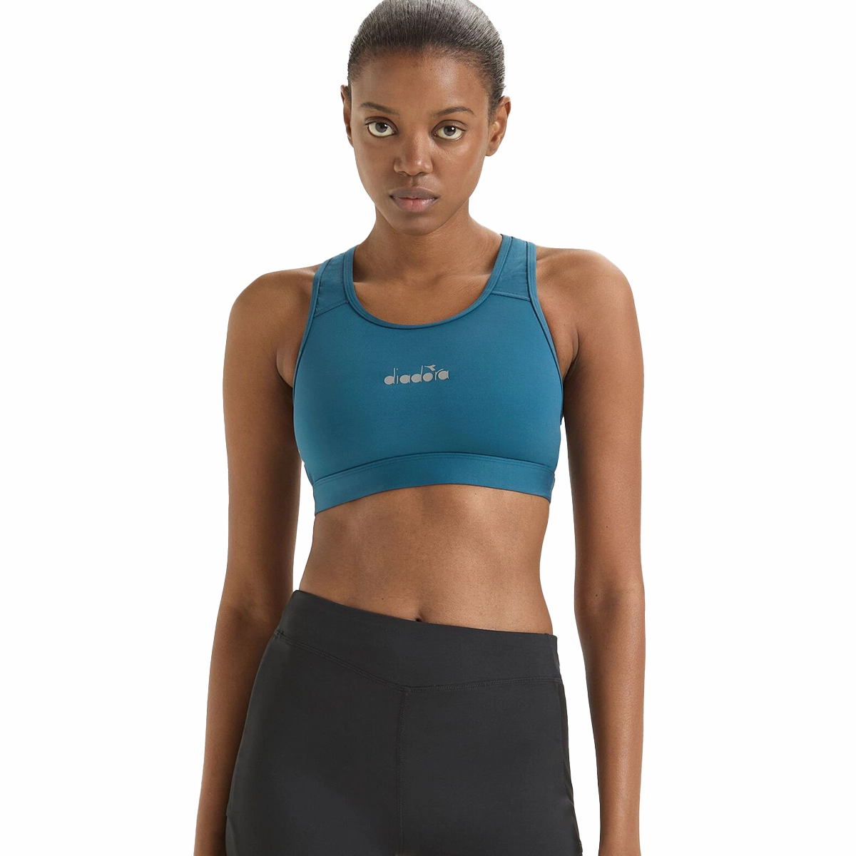 Contrast stitching seams Hook-and-eye closure seams Diadora L. Medium Bra
