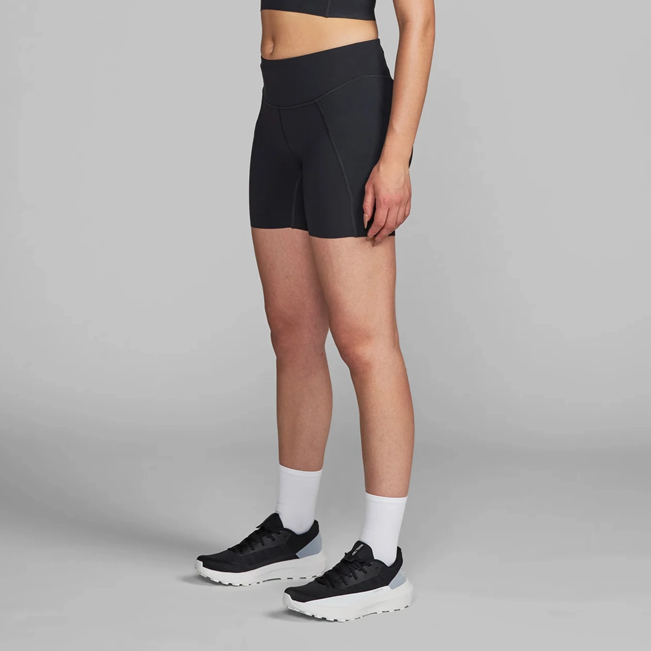 Janji Women's 5" Pace Short Mood Wear Durable Weave Fabric