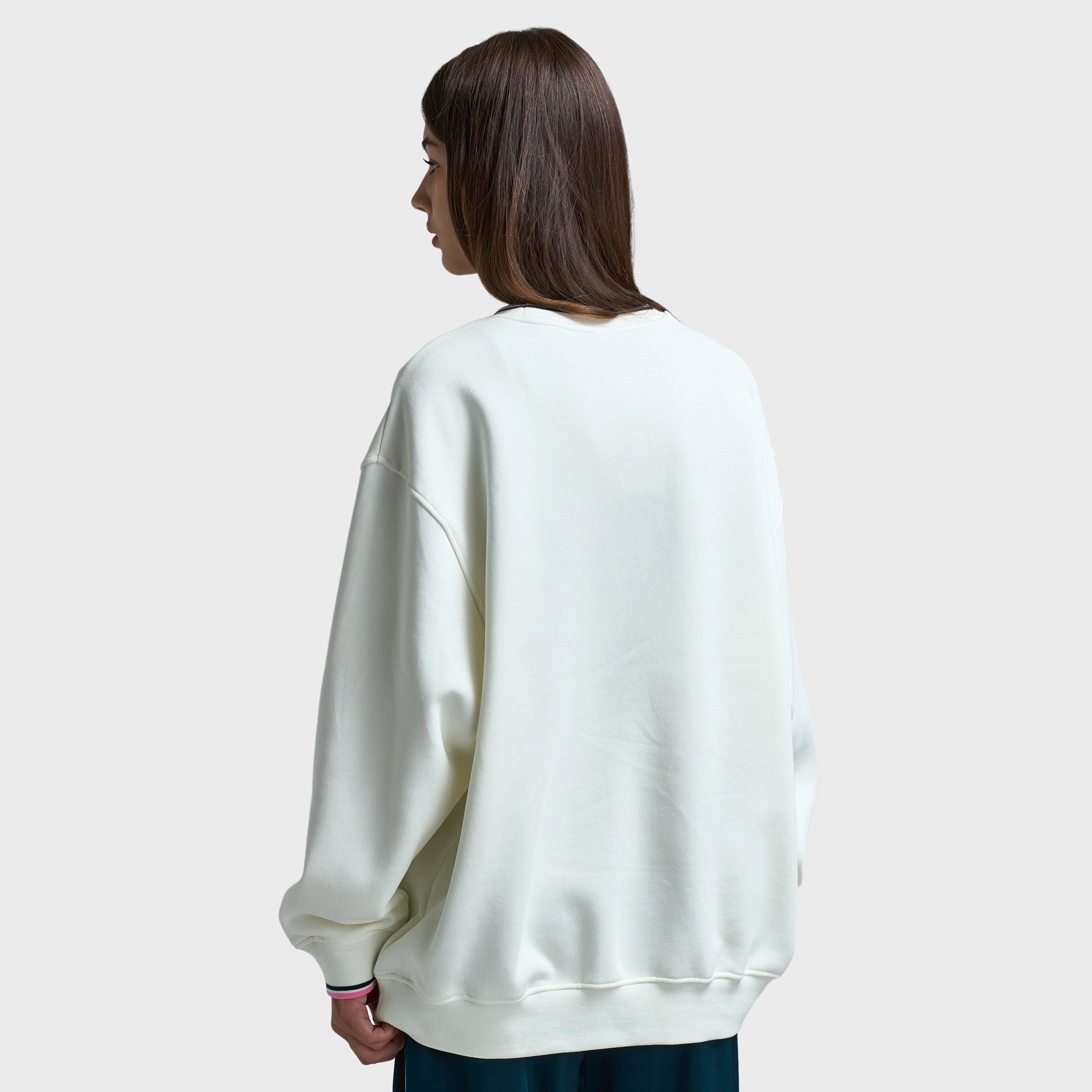Trail To Town Hidden Pocket System adidas Originals Women's Oversized Crewneck / Off White