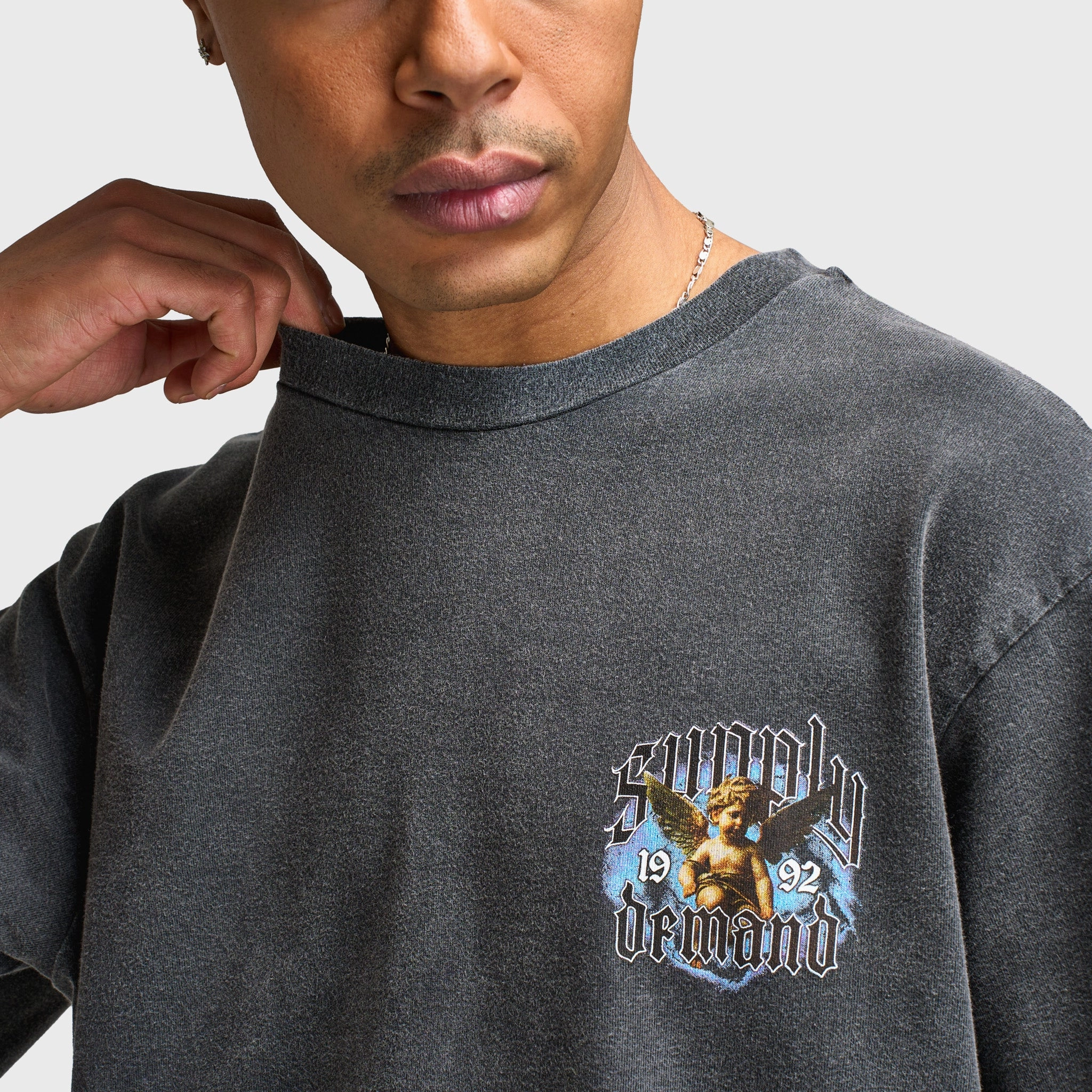 Breathable knit easy to transport Supply & Demand Shug Tee / Black