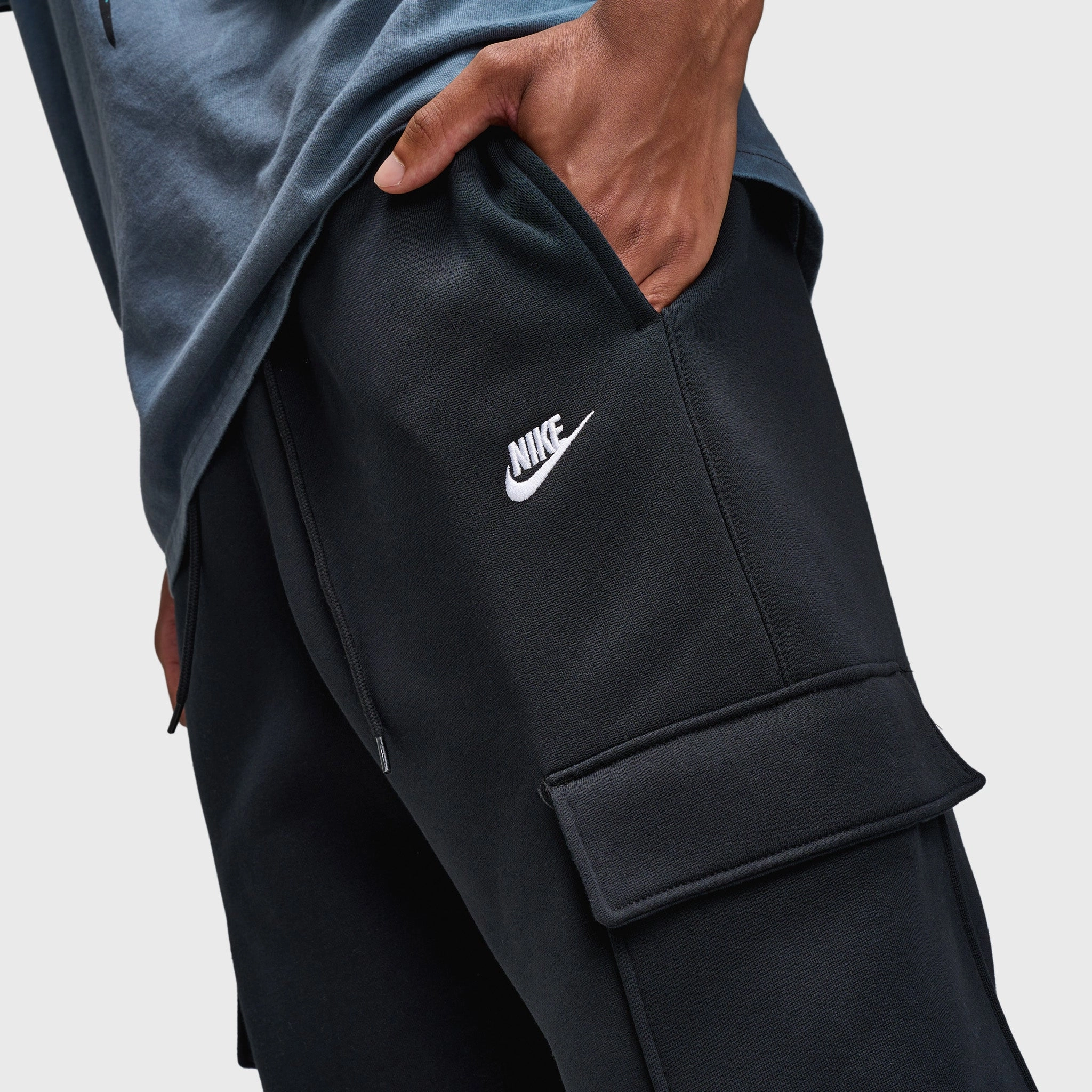 Breathable Pilates outfit Nike Club Fleece Cargo Pants Black / Black - White