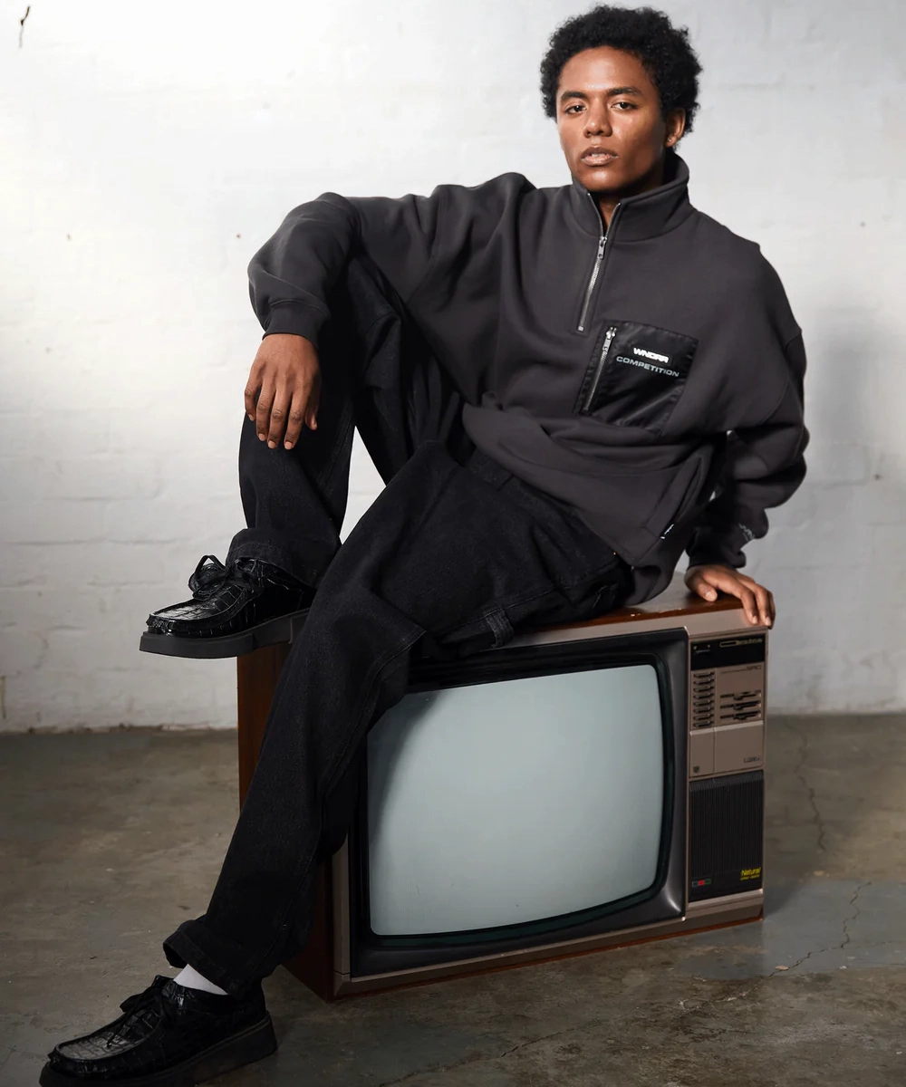 WNDRR Frequency Panel 1/4 Zip Sweat (Faded Black) Village Charm Party Guest