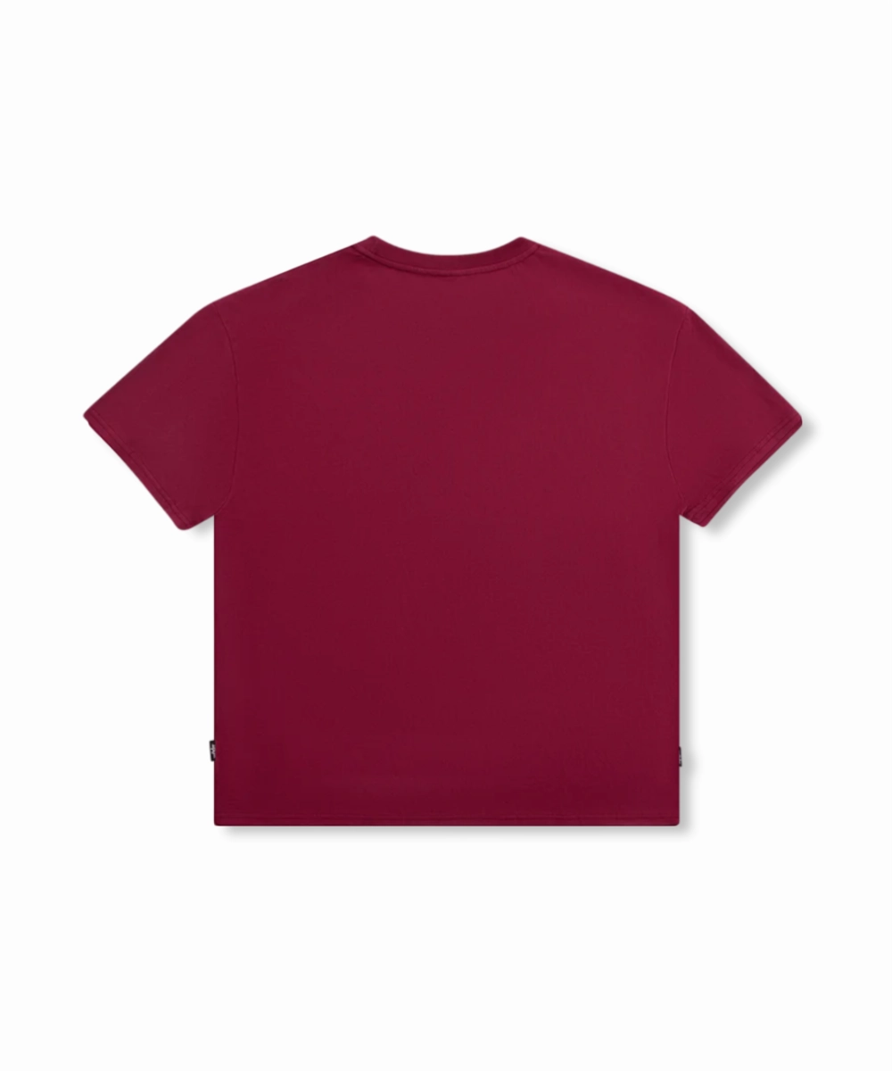Model Glow FlatlockSeaming WNDRR Denote Box Fit Tee (Blood Red)