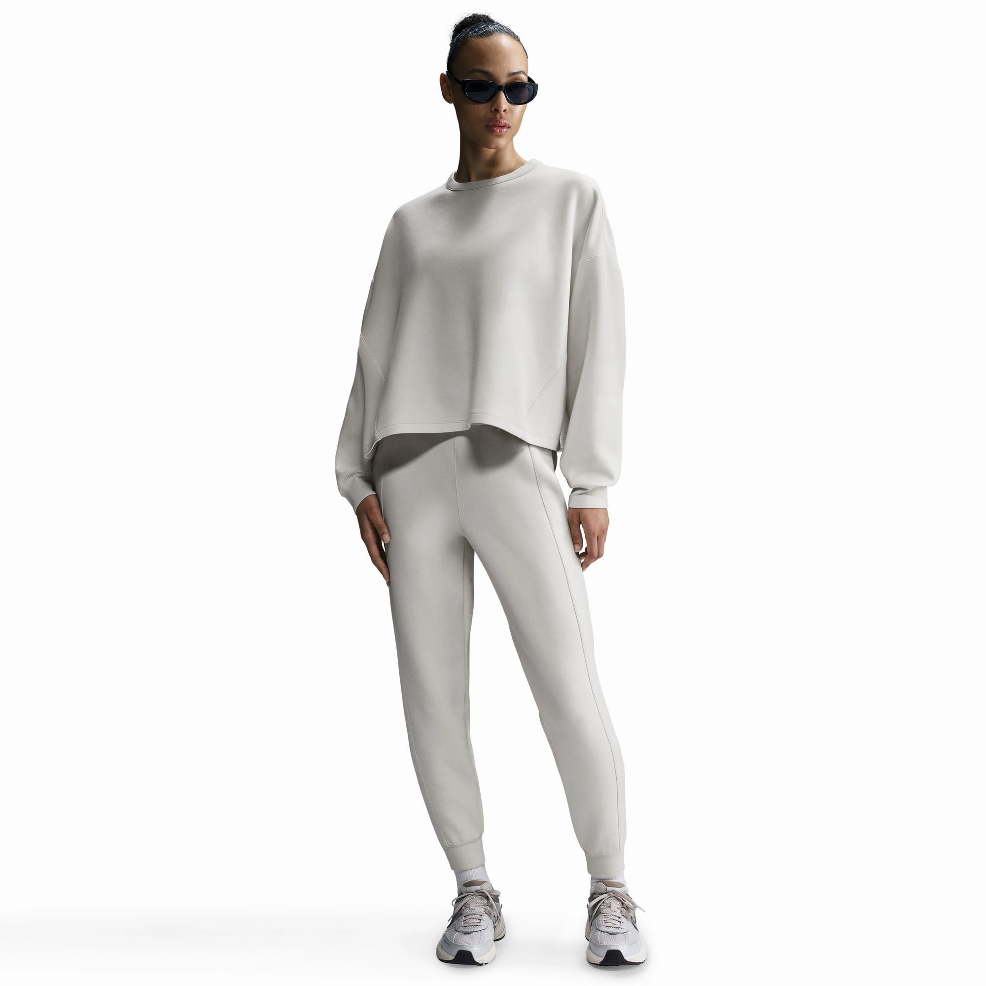 Women's Dri-FIT 24.7 Oversized Crew Neck Top Light Orewood Brown / Light Iron Ore OdorResistant Flight Fit