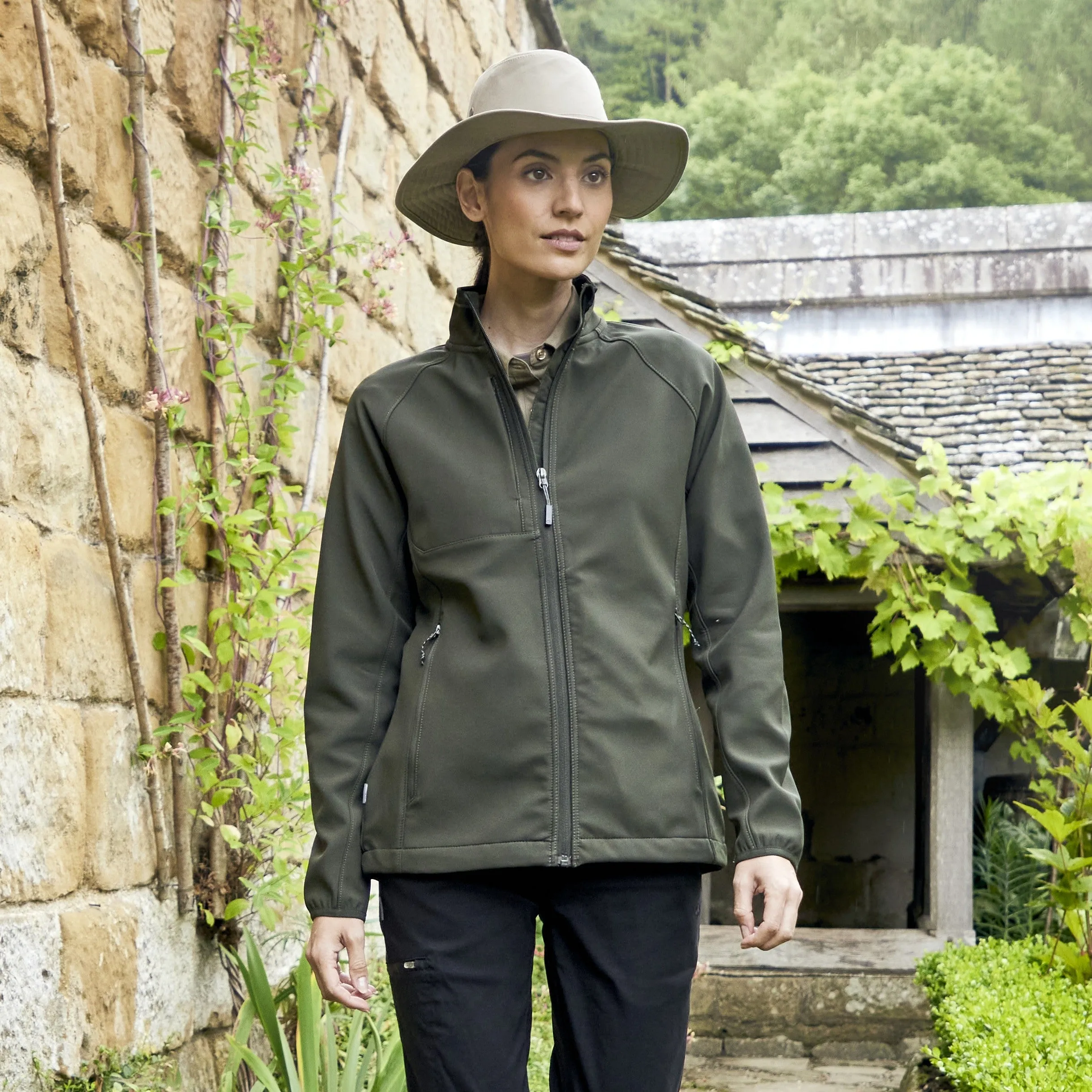Thermal Insulation Expert Ladies Basecamp Softshell Jacket | BLACK
