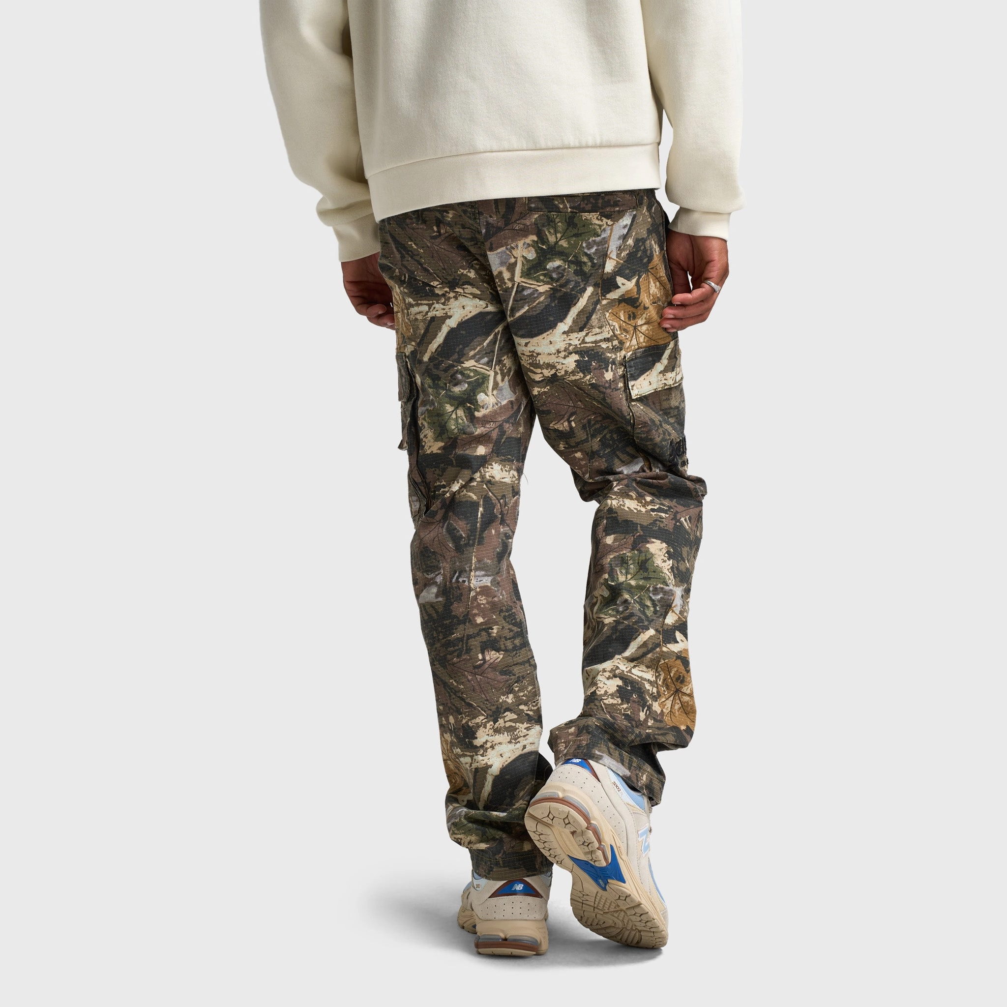 Supply & Demand Realtree Cargo Pants / Vetiver FourWayStretch Wide Coverage Waistband