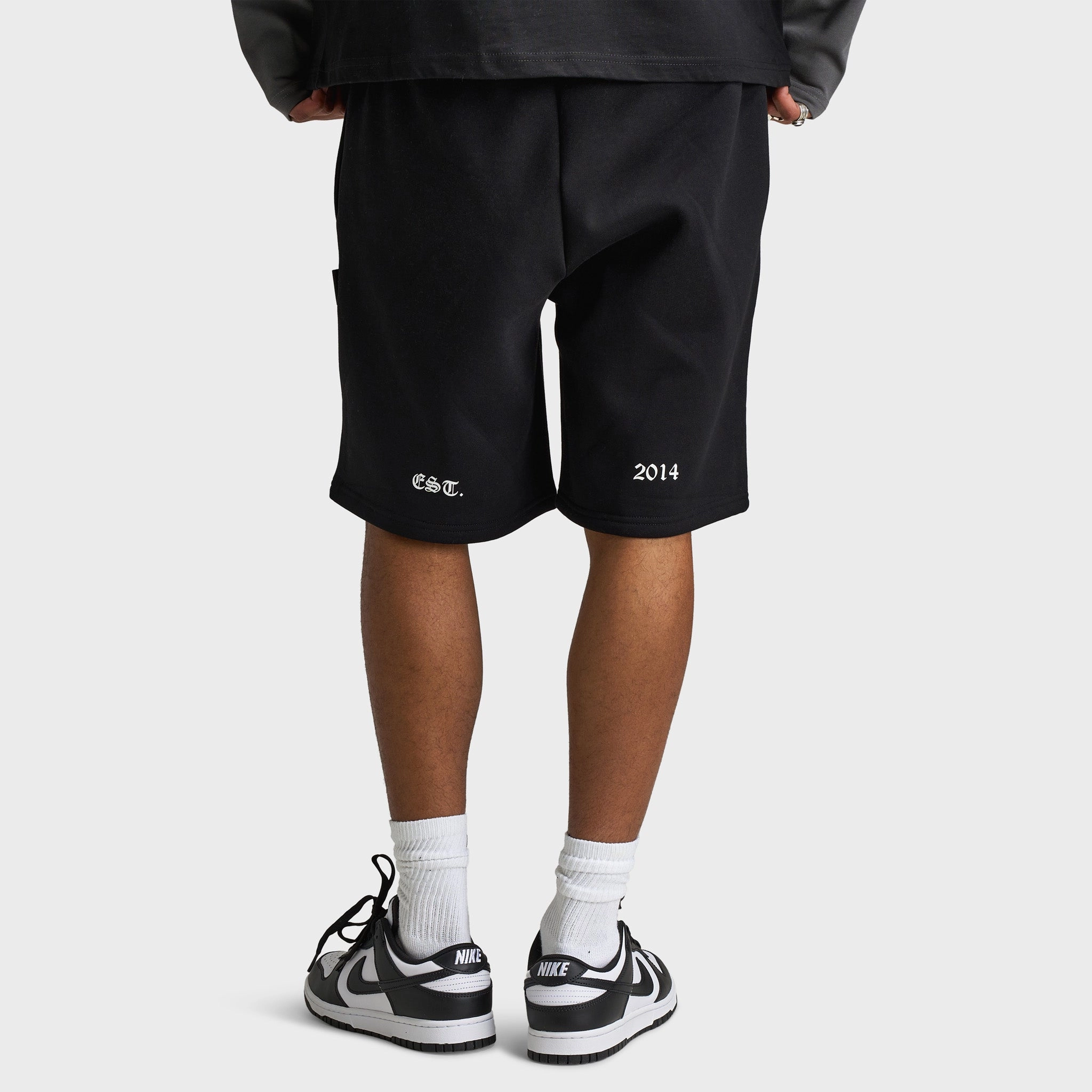 Temperature Regulating Fibers Hoodrich Noir V2 Oversized Shorts Black / White - Aquarius