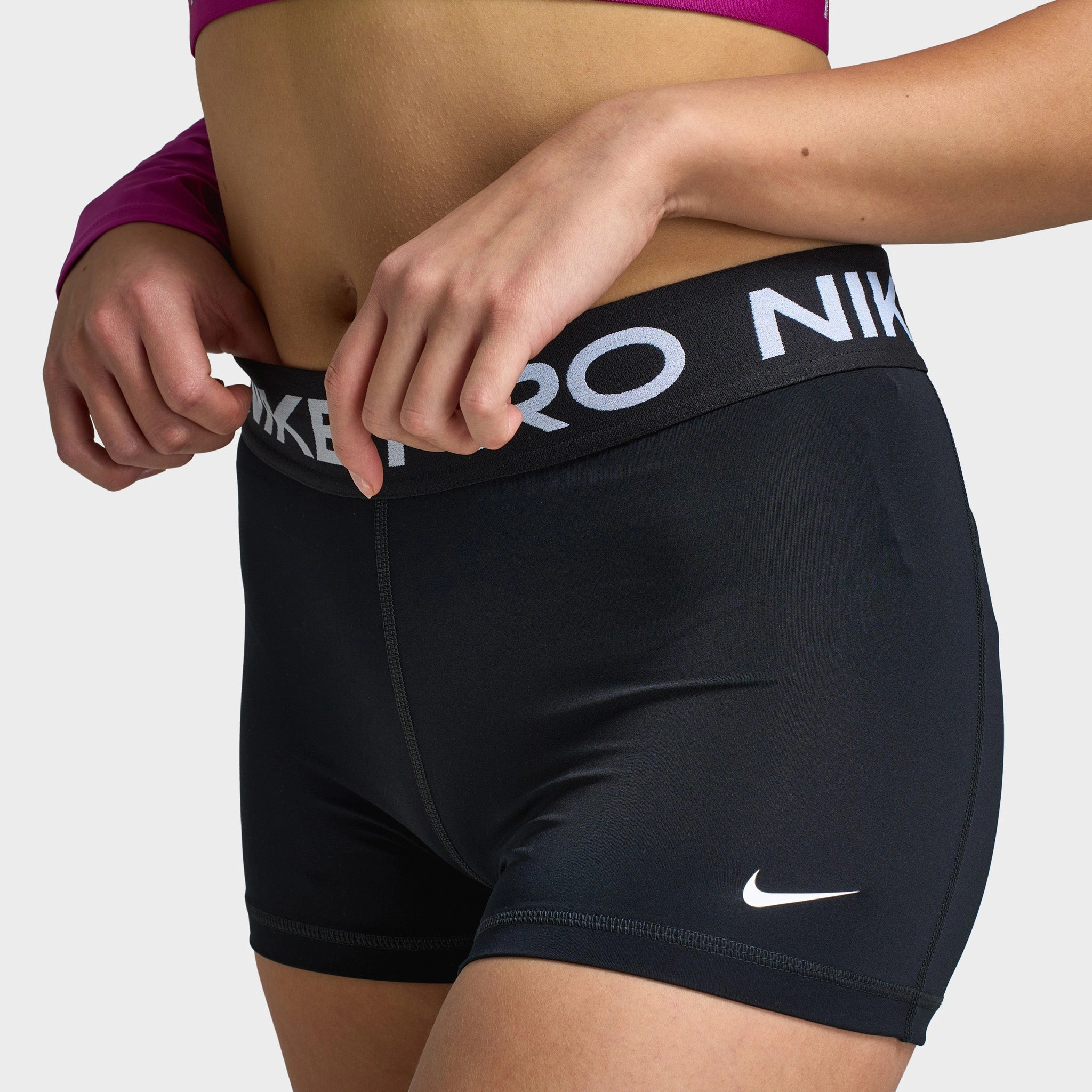 Dual Zone Ventilation Nike Pro Women's 3" Shorts / Black