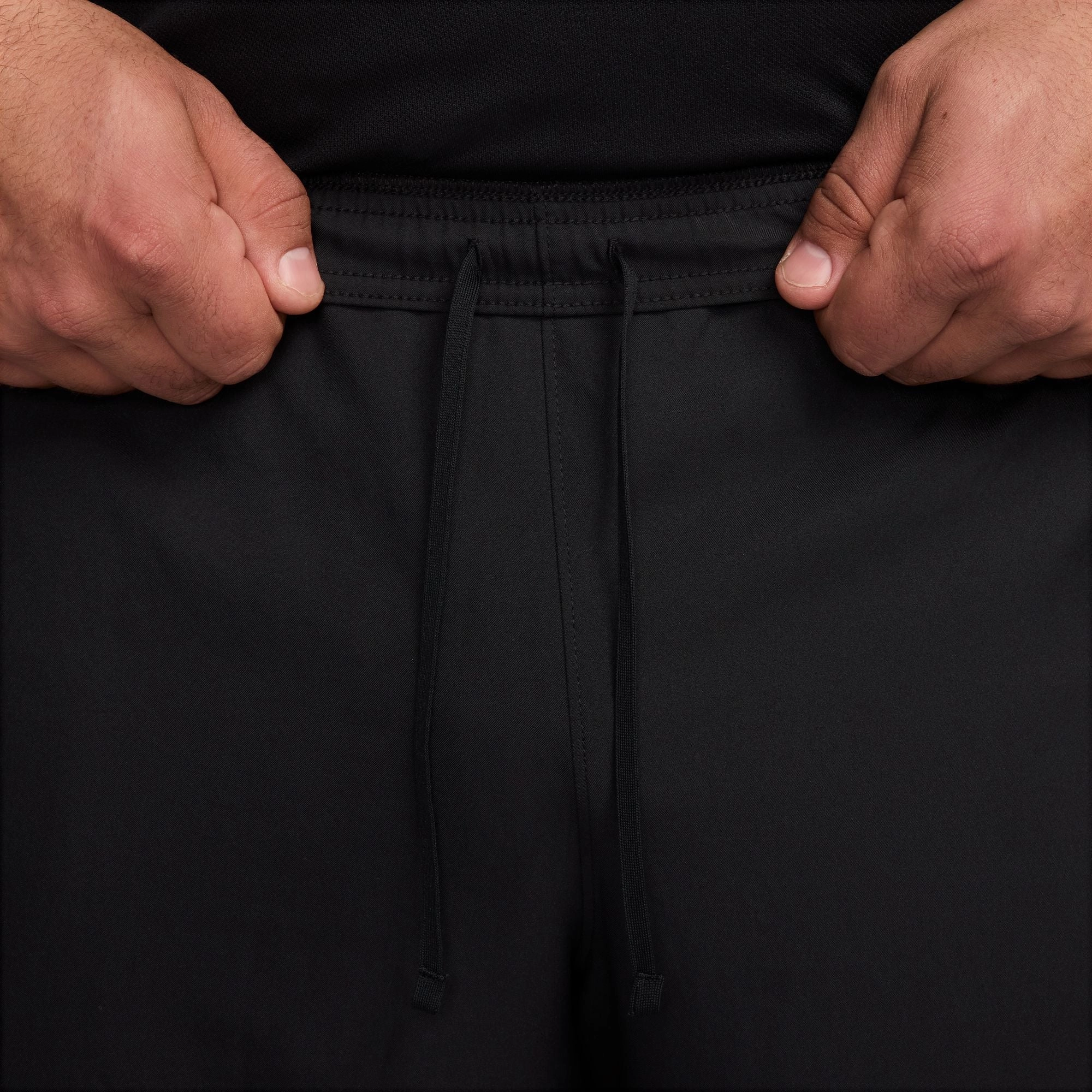 Relax Mode Nike Men's Dri-FIT Challenger Woven Pants Black / Black
