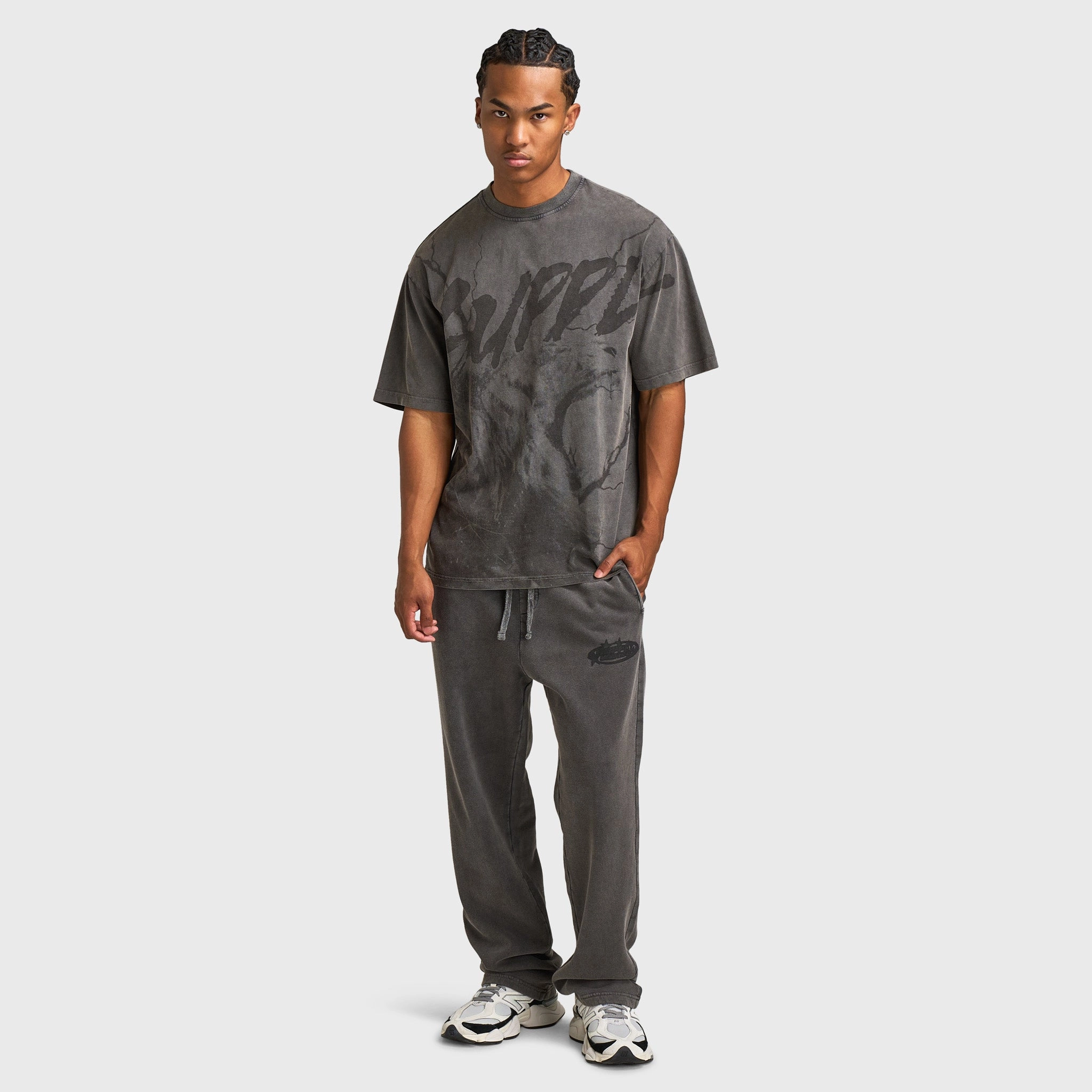 Supply & Demand Finish Tee / Black single crewed