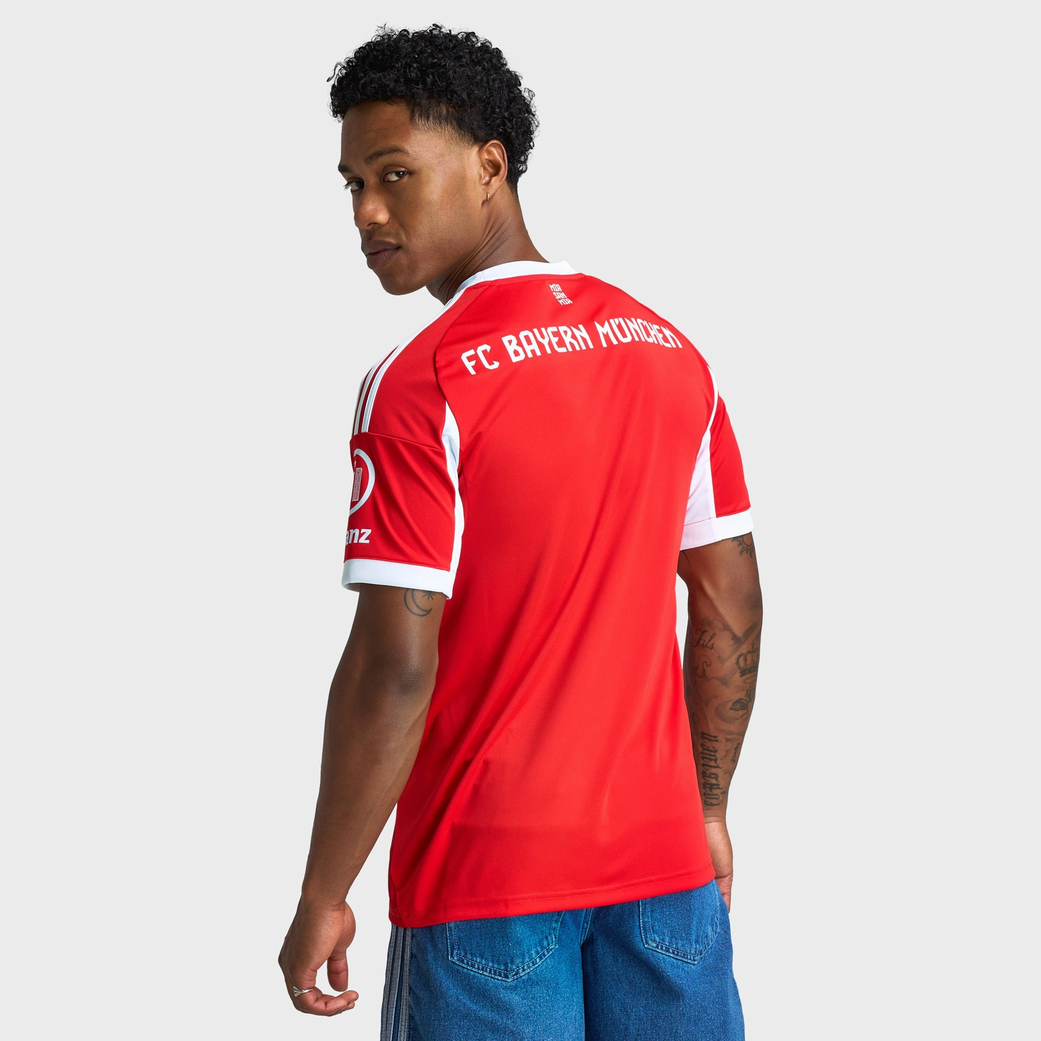 adidas FC Bayern 25/26 Home Jersey / Red on - road
