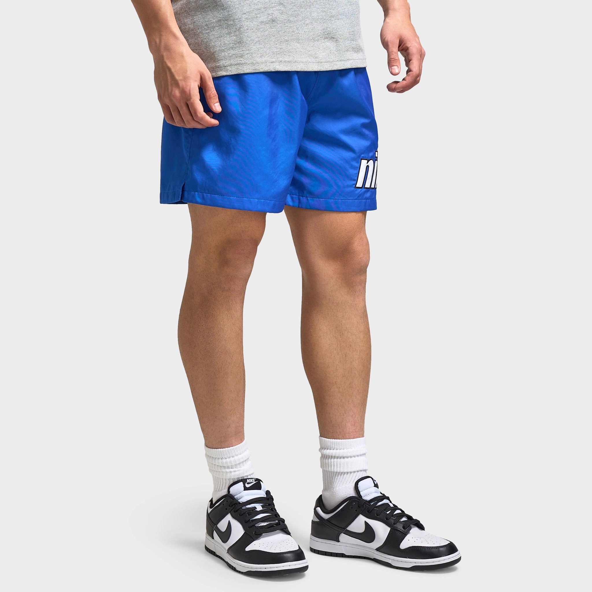 Nike Club Flow Shorts Block 2.0 Game Royal / White Mid Rise fall shorts