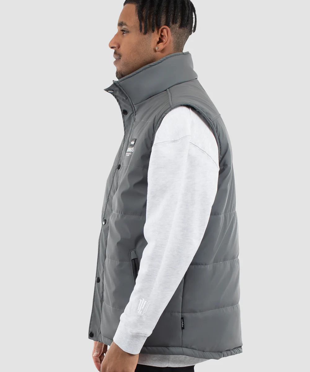 WNDRR Whitmore Puffer Vest (Charcoal) QuickPackable Design DurableThreadwork