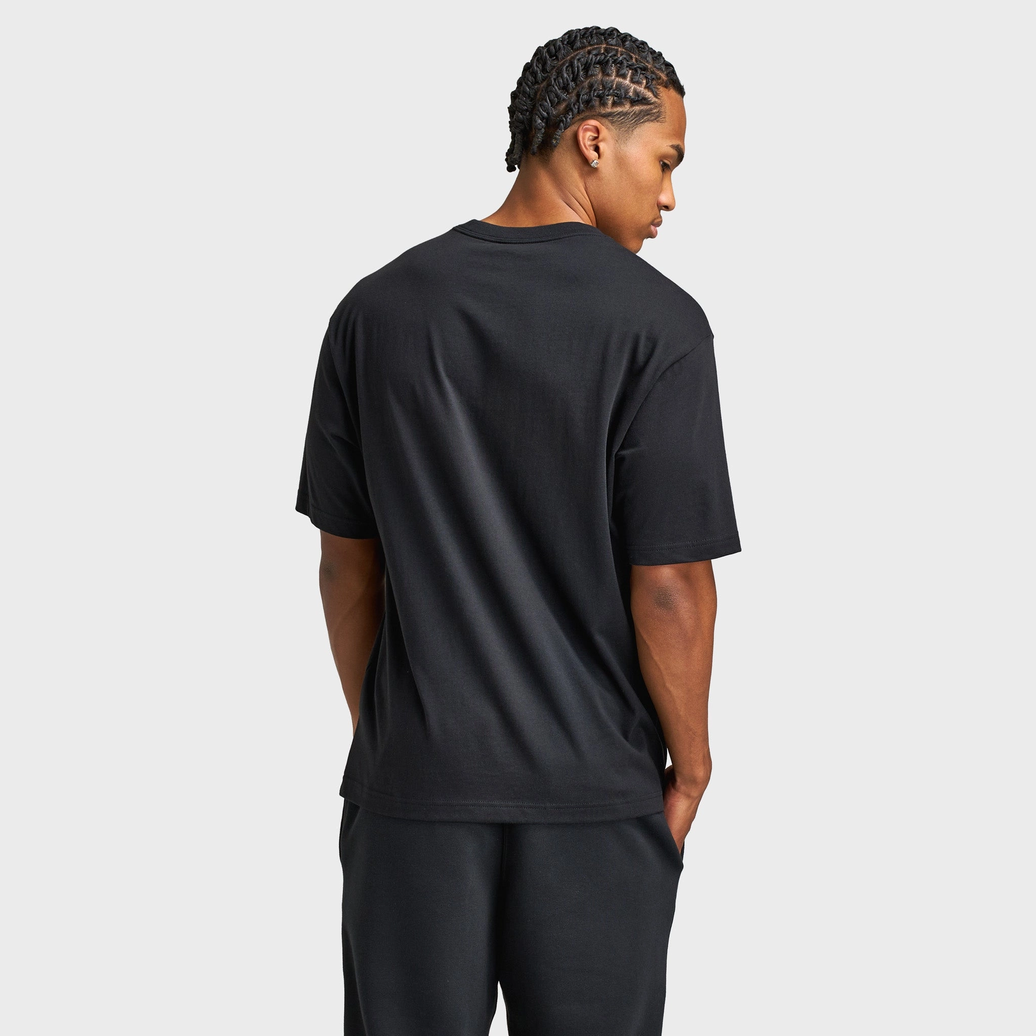 wide - track Texture - appealing Jordan Brooklyn Varsity T-Shirt Black / White