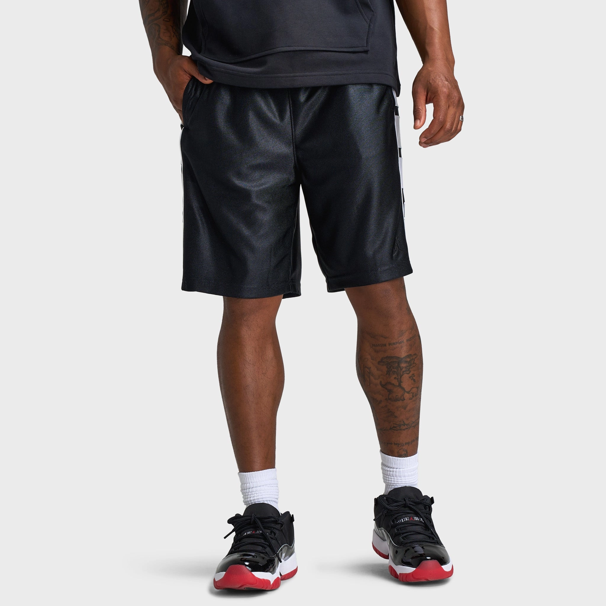 snap closure Tight Fit Jordan Essentials Men's Cat Scratch Shorts Black / White - White