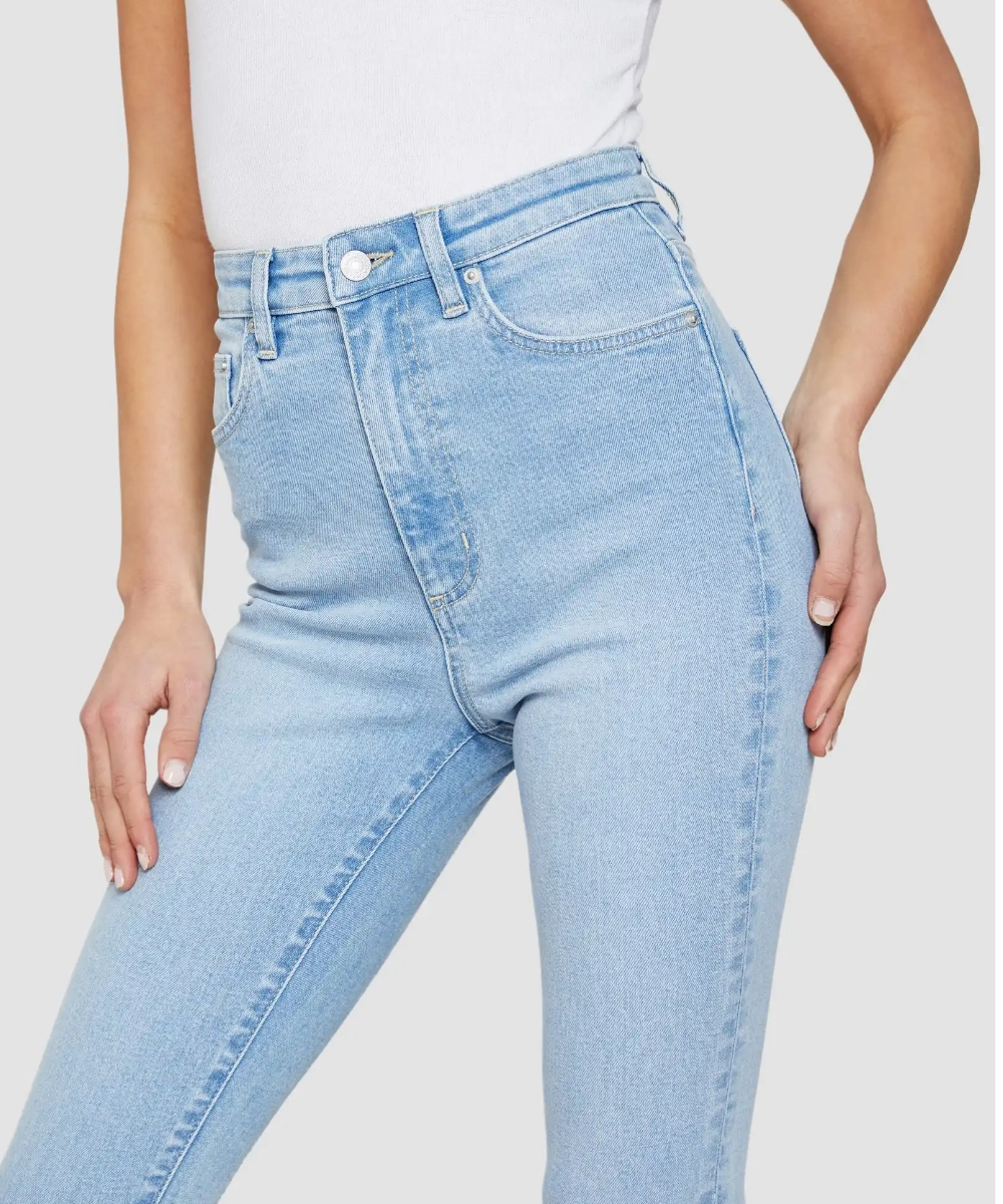 Global Glow Lee Hi-Licks Crop Jeans (Strike a Chord Blue)
