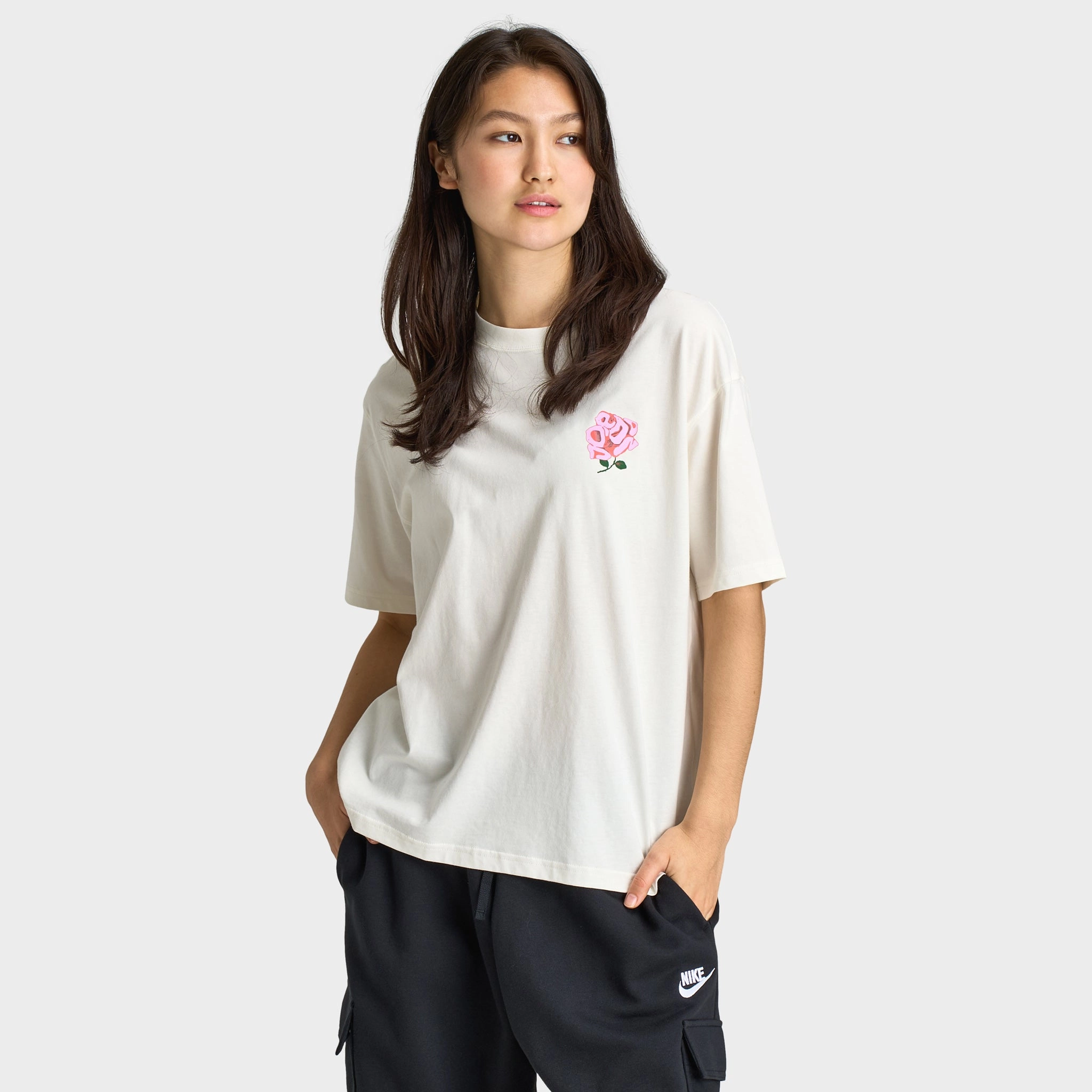 Jordan Women's Graphic Girlfriend T-Shirt / Sail OversizedSilhouette