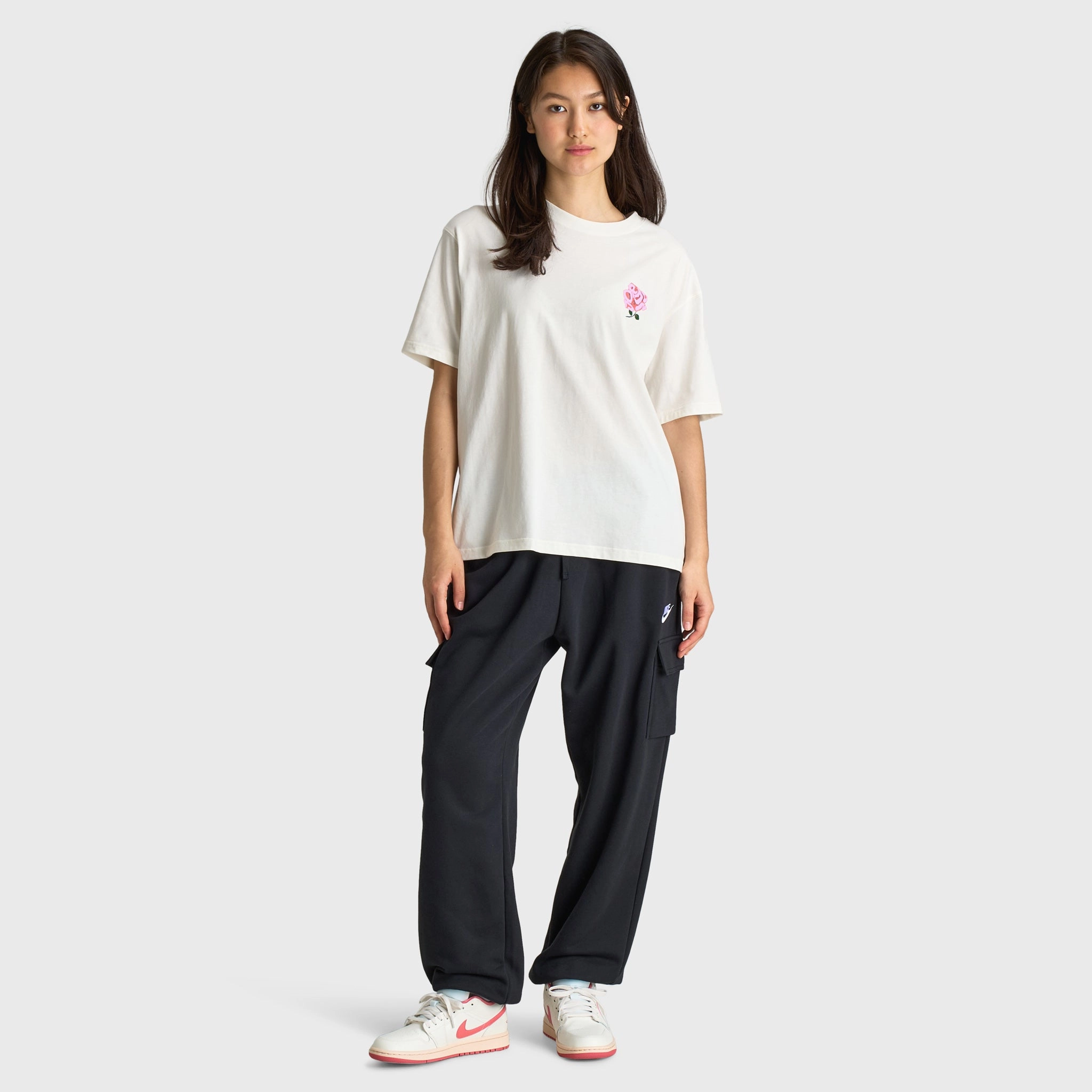 Jordan Women's Graphic Girlfriend T-Shirt / Sail Modern Style Trend