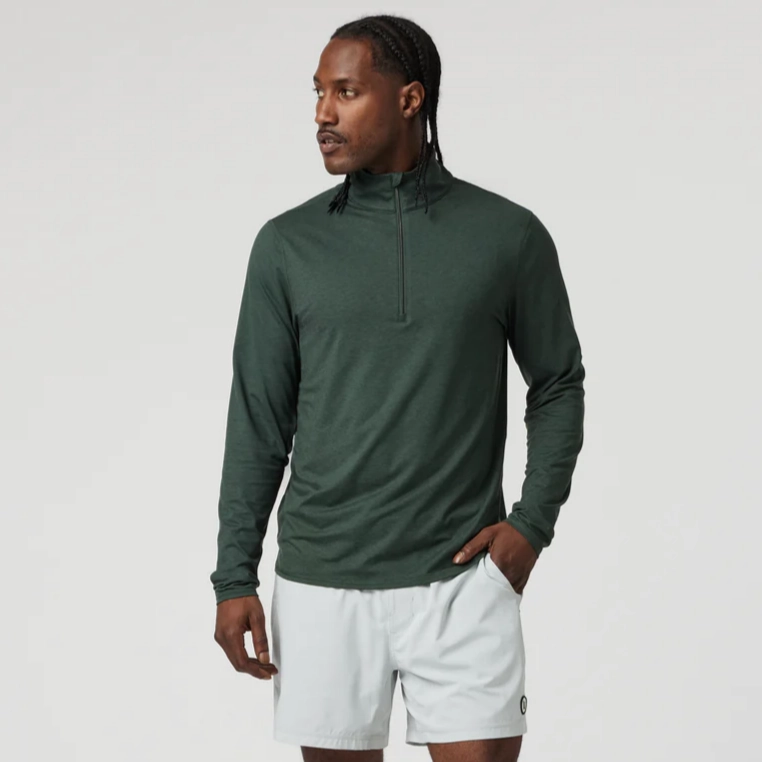 Quick Release Button Design bag Vuori Men's Ease Performance 1/2 Zip 2.0