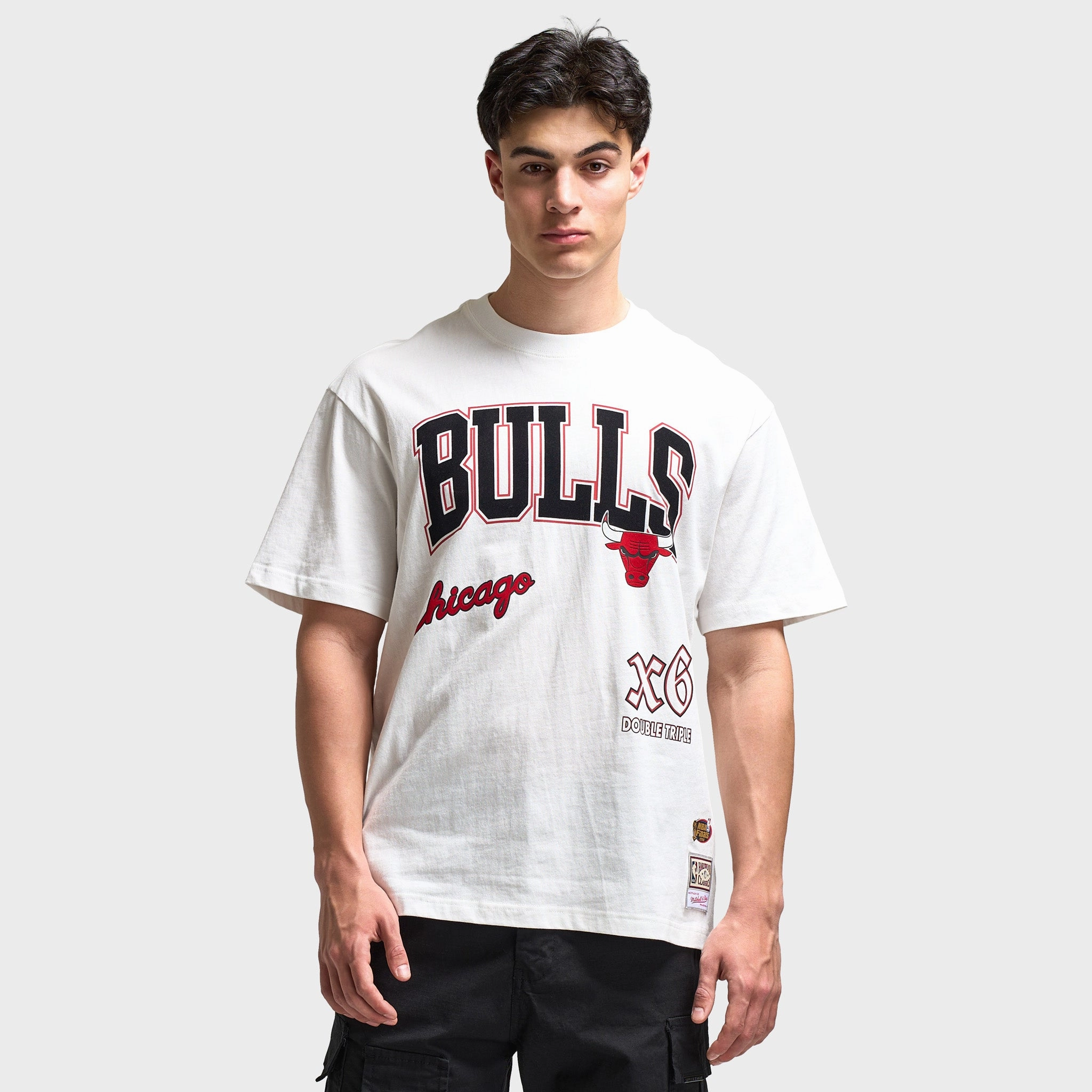 Compression Zones single - wheel drive Mitchell & Ness Chicago Bulls Multi Logo T-Shirt / White