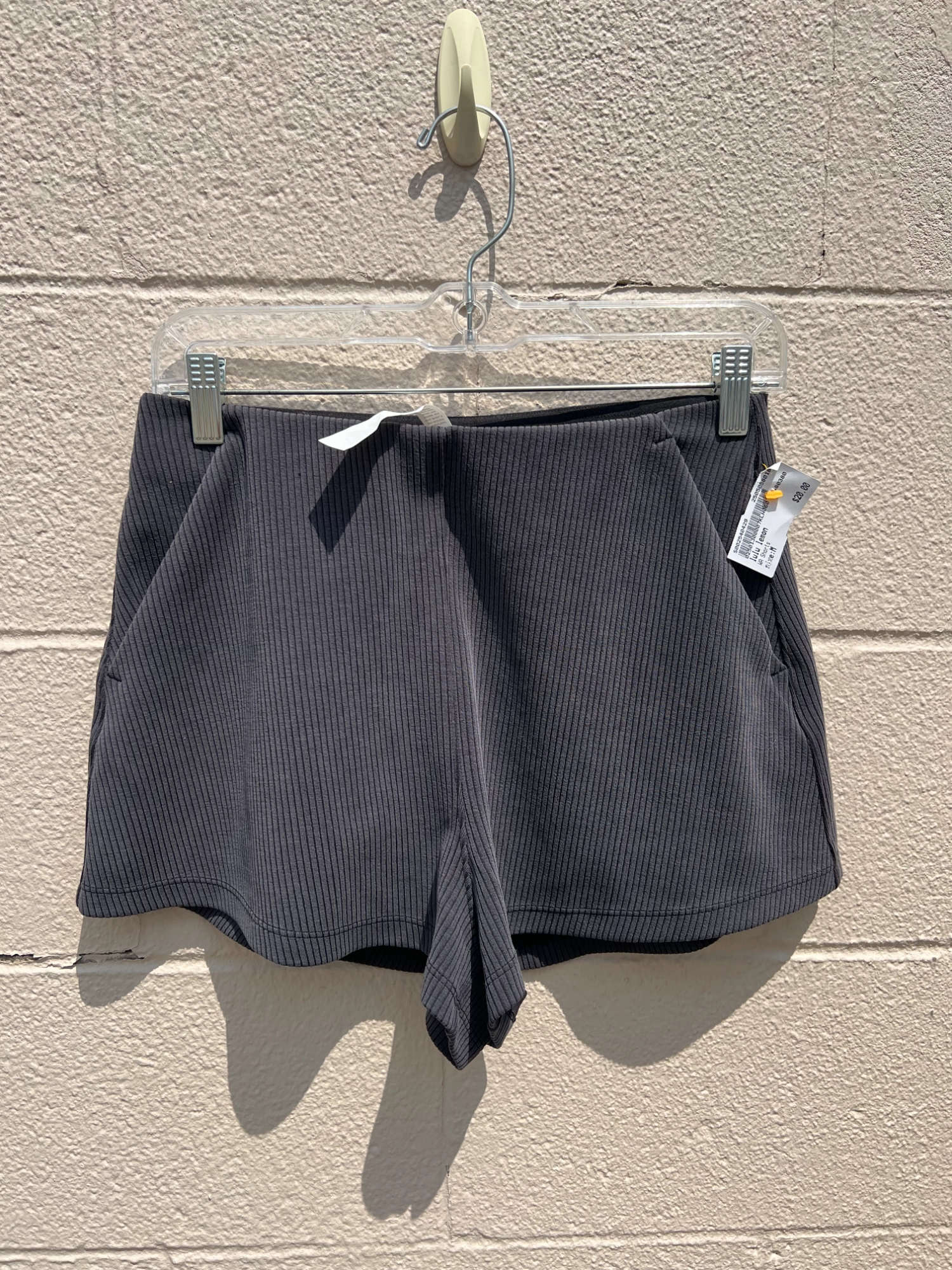 WrinkleResistantCloth Lulu Lemon Athletic Shorts Size Medium