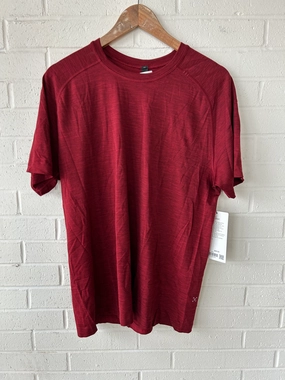 Lulu Lemon Athletic Top Size Large QuickReleaseClosure Play Mode