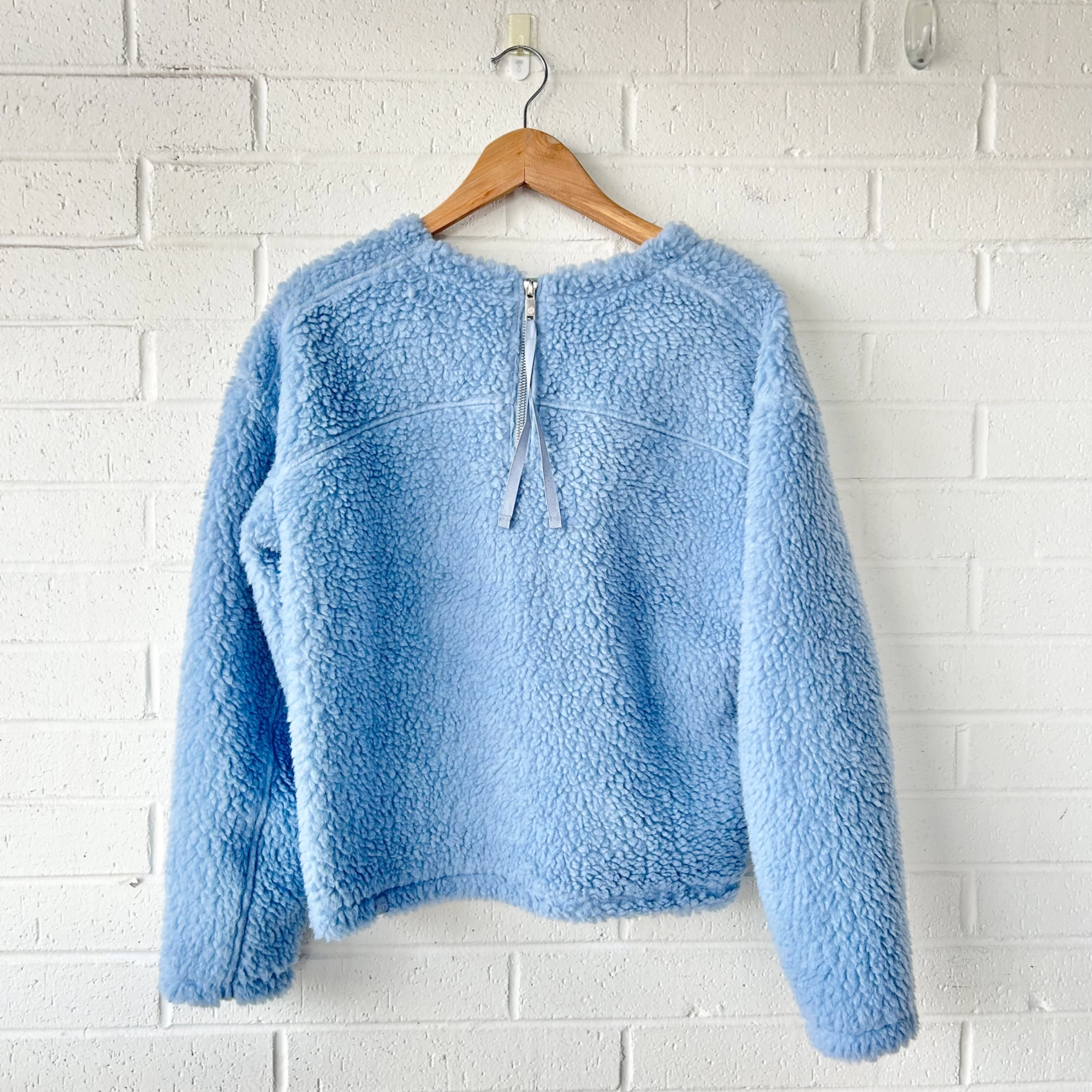 Lulu Lemon Sweater Size Small Heart Glow