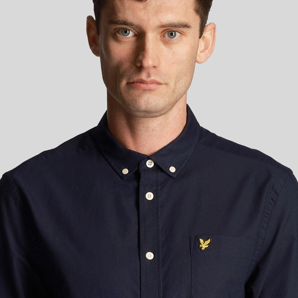Seamless Side Panels LowMaintenance Fabric Lyle & Scott Regular Fit Lightweight Oxford Shirt - Dark Navy