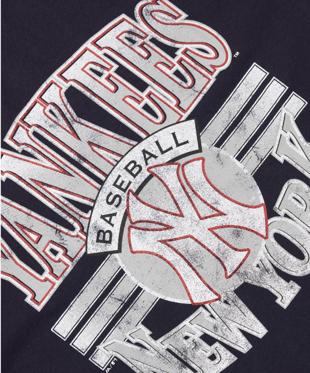QuickReleaseClosures Majestic New York Yankees Glow Stripe Tee (True Navy)