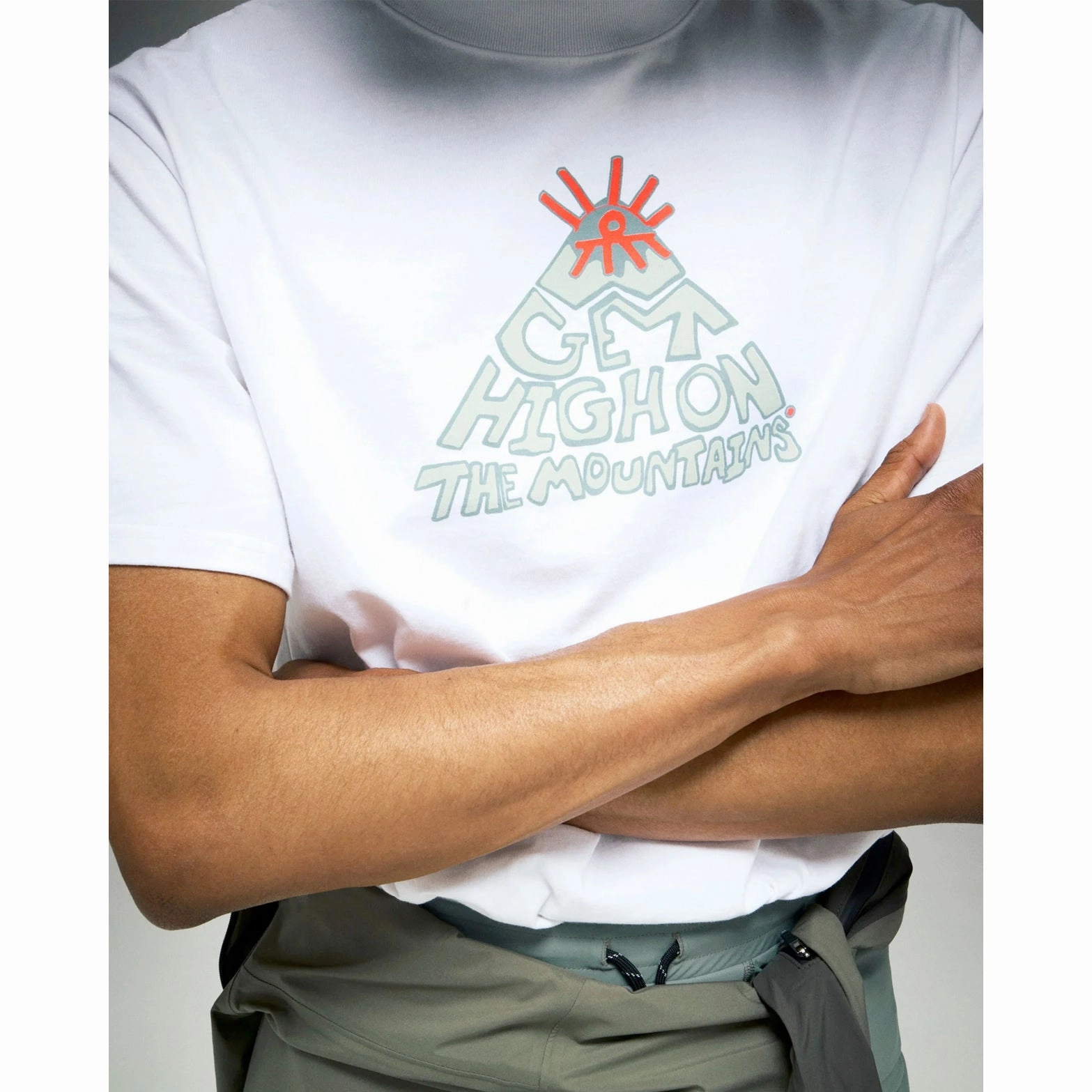 Men's California Cotton Tee Mountains Vintage White ElasticBinding LayeredPanels