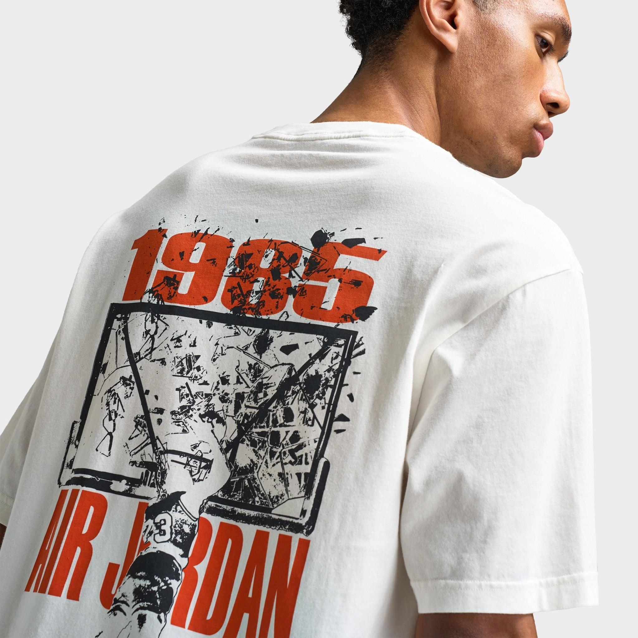 Michael Jordan Brooklyn Shattered Back Board Oversized Graphic T-Shirt Sail / Off Noir Interactive