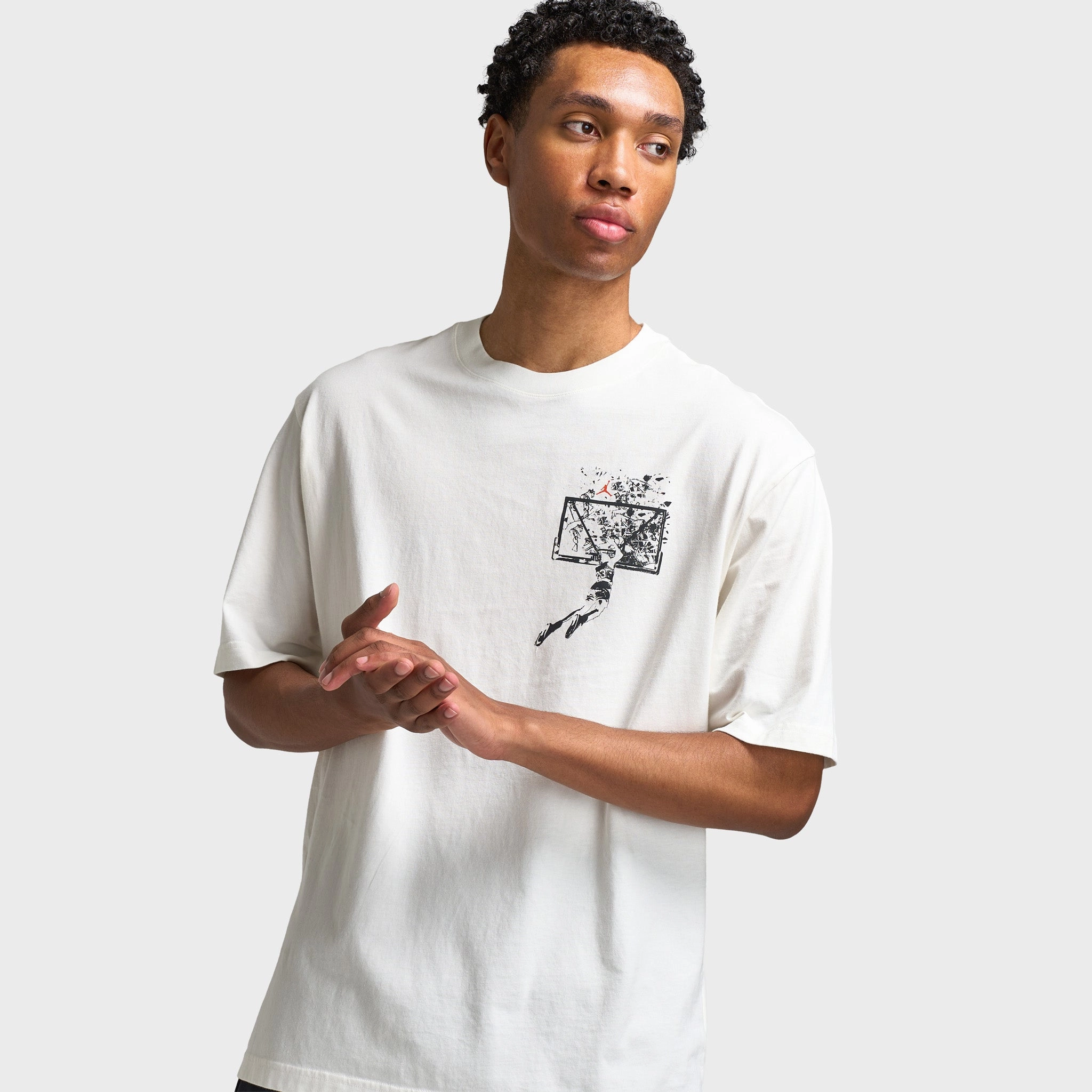 Michael Jordan Brooklyn Shattered Back Board Oversized Graphic T-Shirt Sail / Off Noir pre war preparation