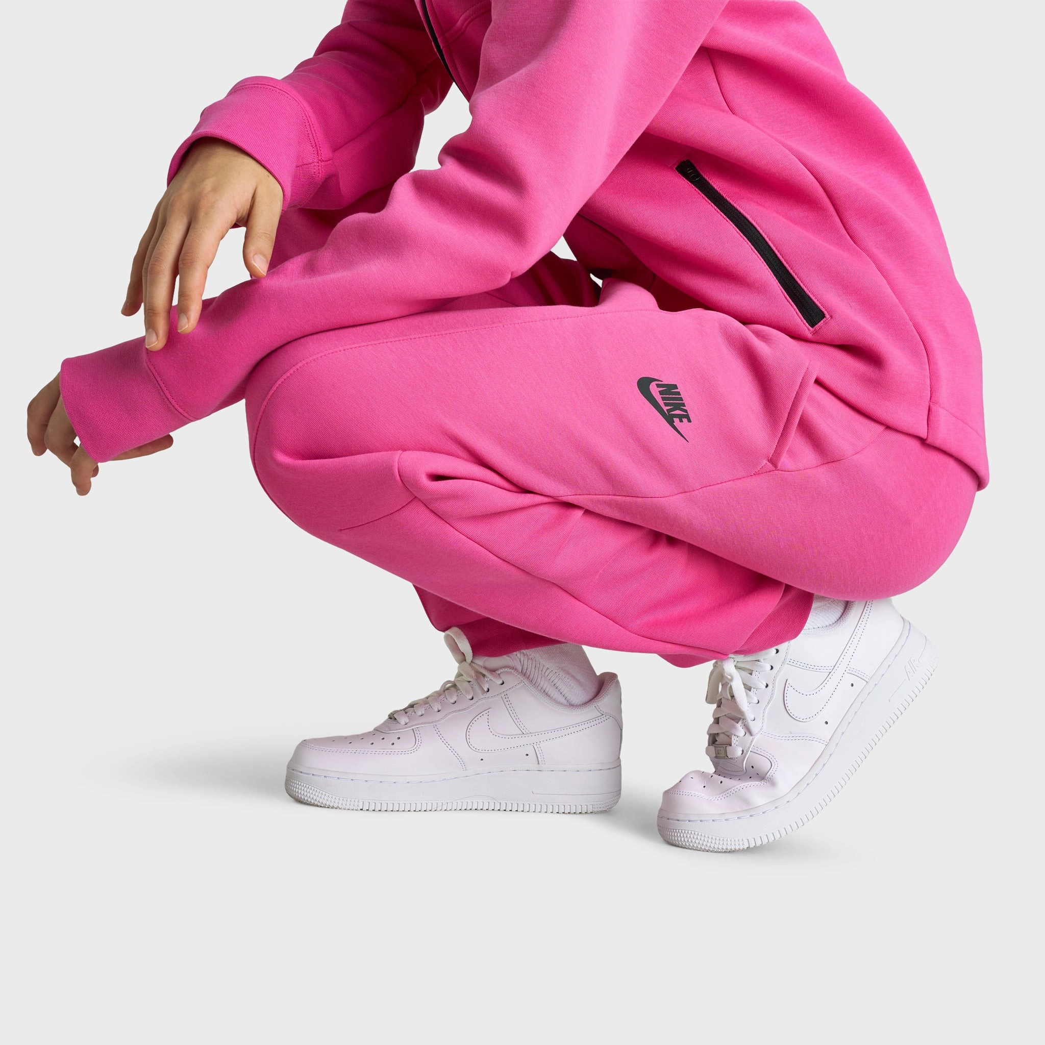 OdorResistant Material Nike Sportswear Women's Mid-Rise Tech Fleece Joggers Alchemy Pink / Black