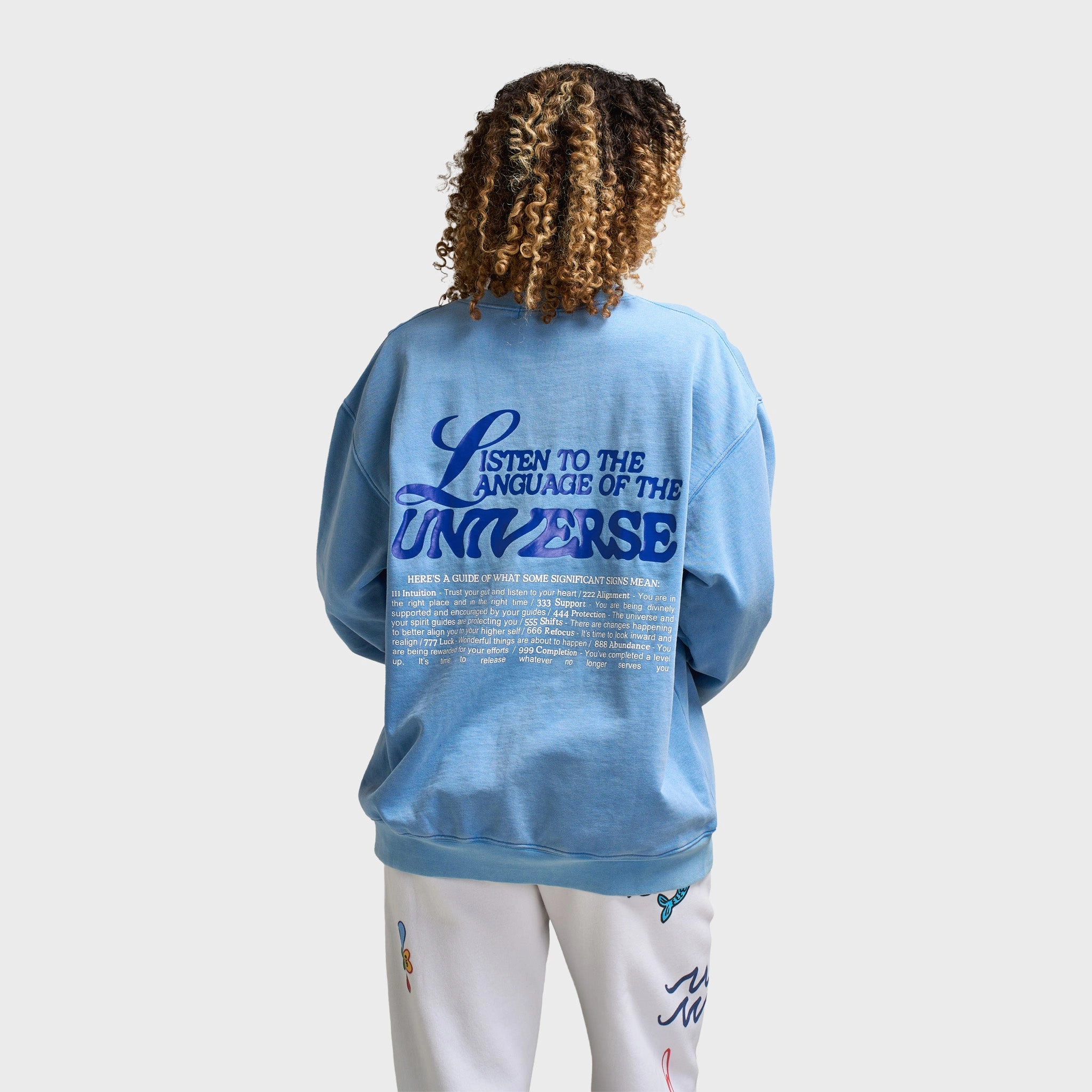 Mind Glow Reinforced Stitching Mayfair Women's Angel Number Crewneck / Blue